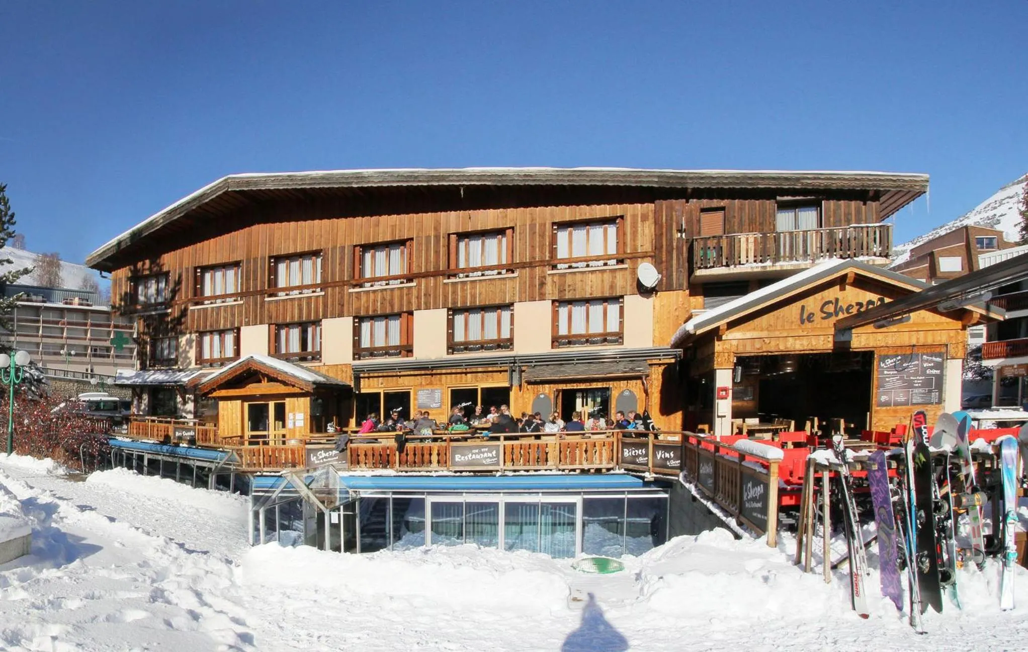 Property building in Hotel le Sherpa