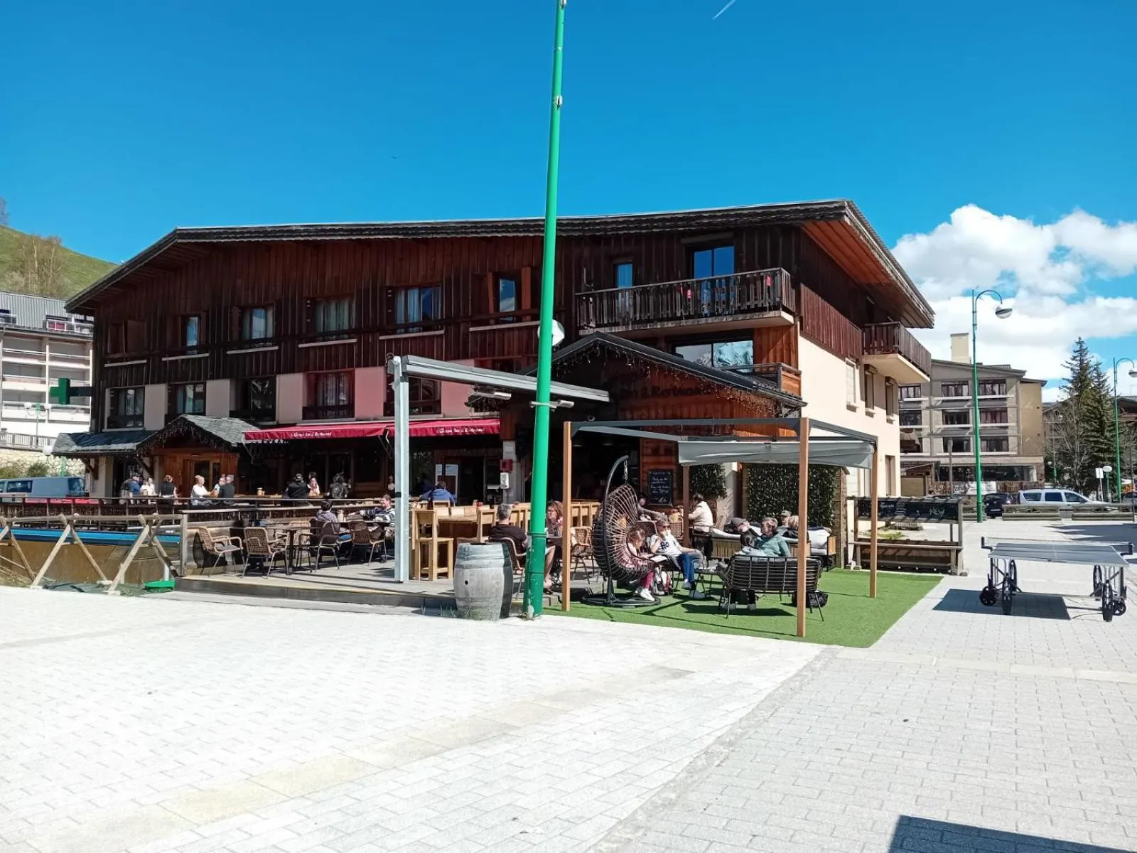 Property building in Hotel le Sherpa