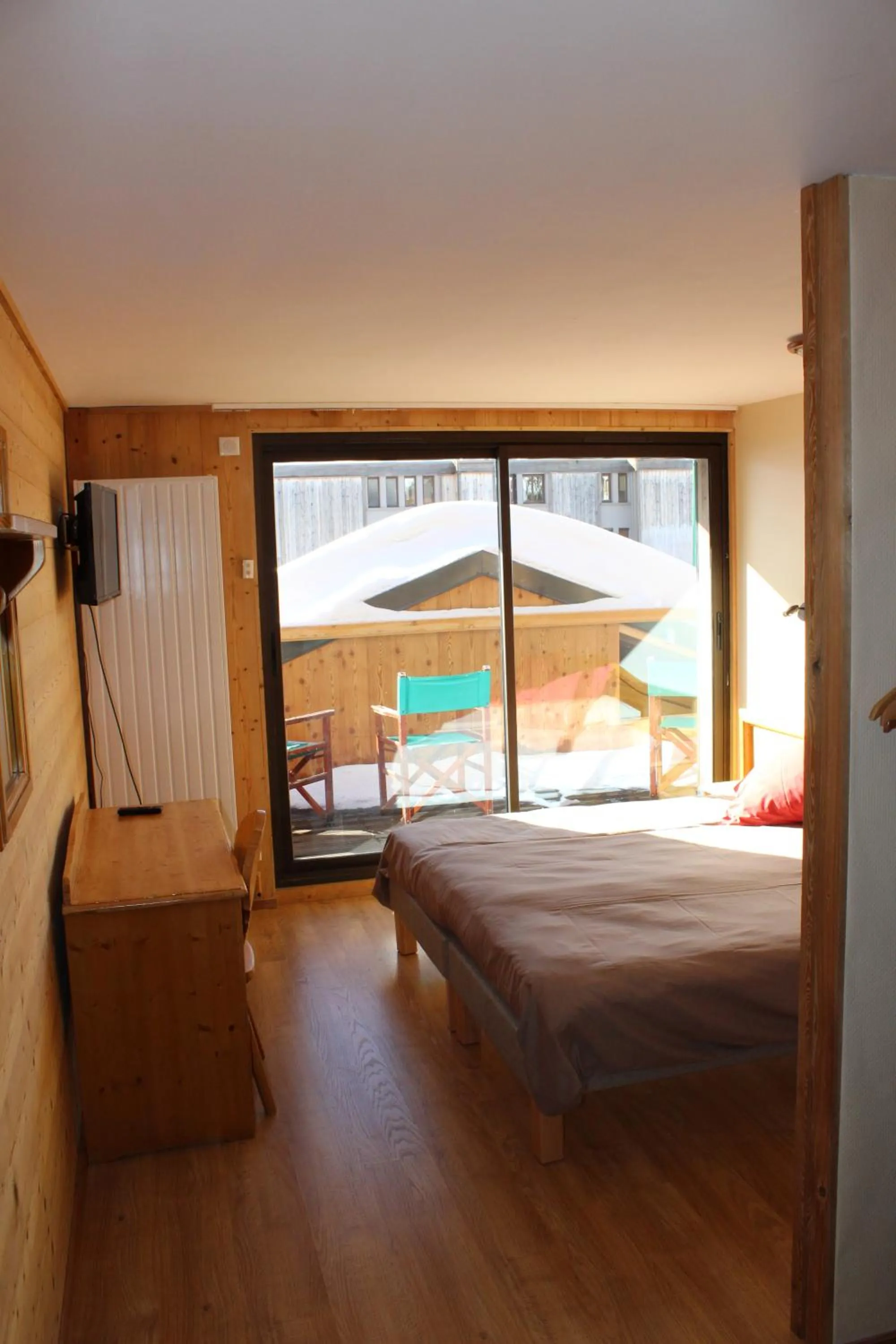 Balcony/Terrace, Bed in Hotel le Sherpa