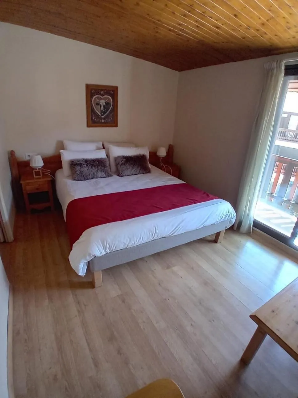 Balcony/Terrace, Bed in Hotel le Sherpa