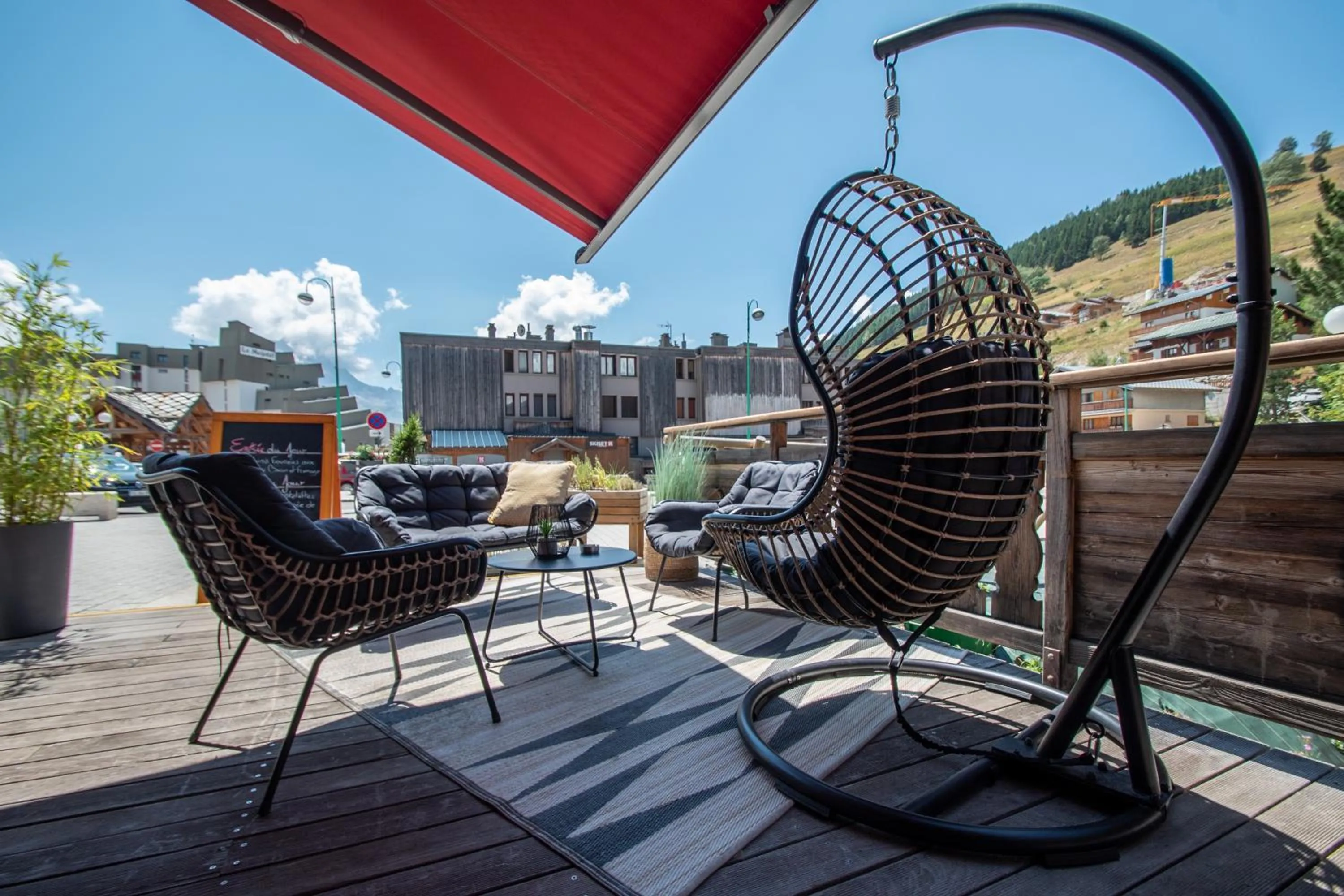 Patio in Hotel le Sherpa