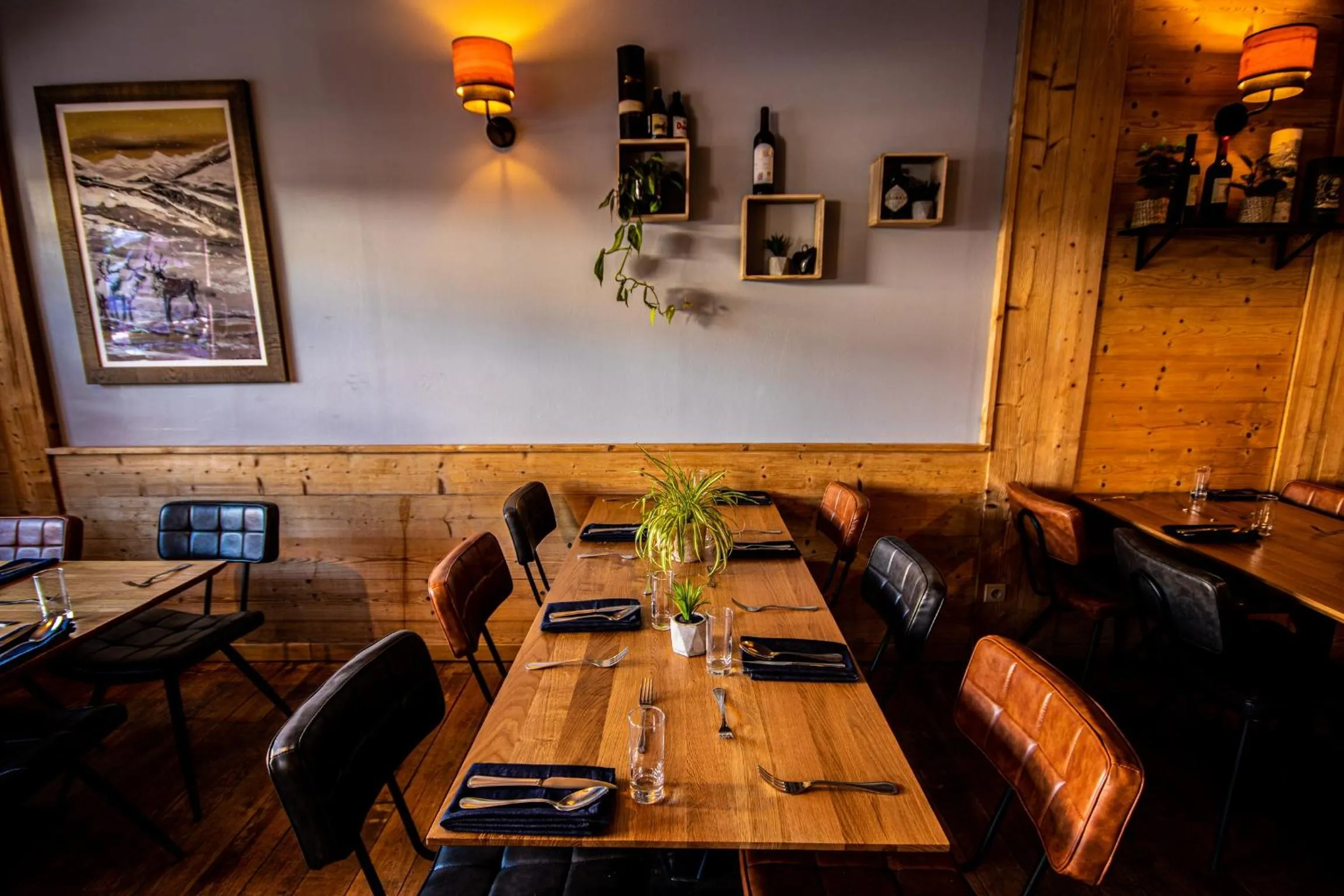 Restaurant/places to eat in Hotel le Sherpa