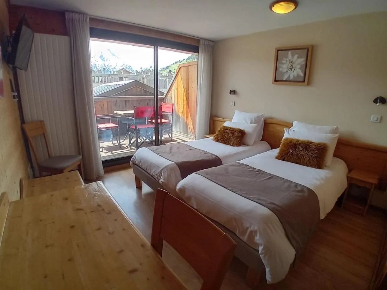 Bedroom, Bed in Hotel le Sherpa