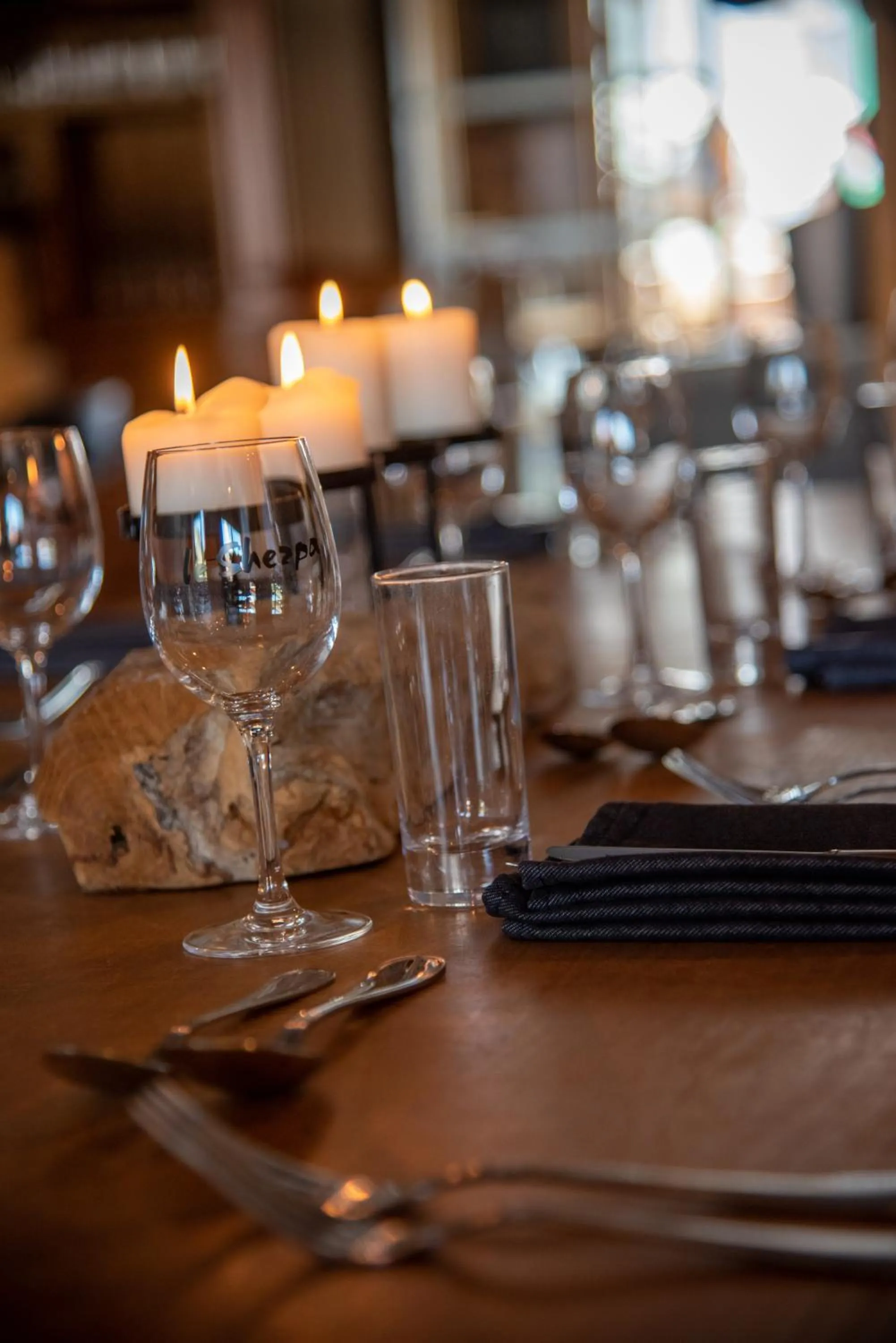 Restaurant/places to eat in Hotel le Sherpa