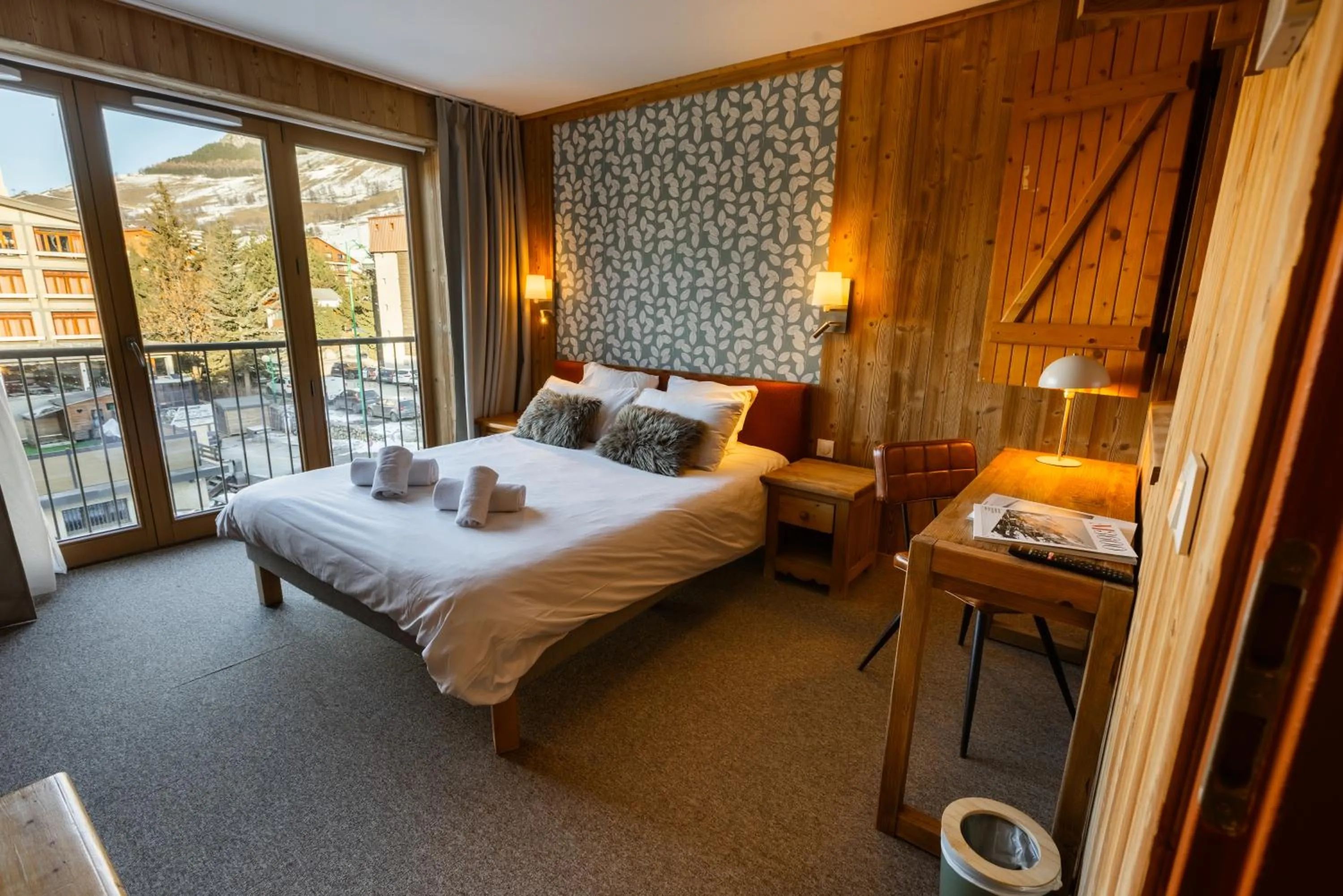 Bedroom, Bed in Hotel le Sherpa