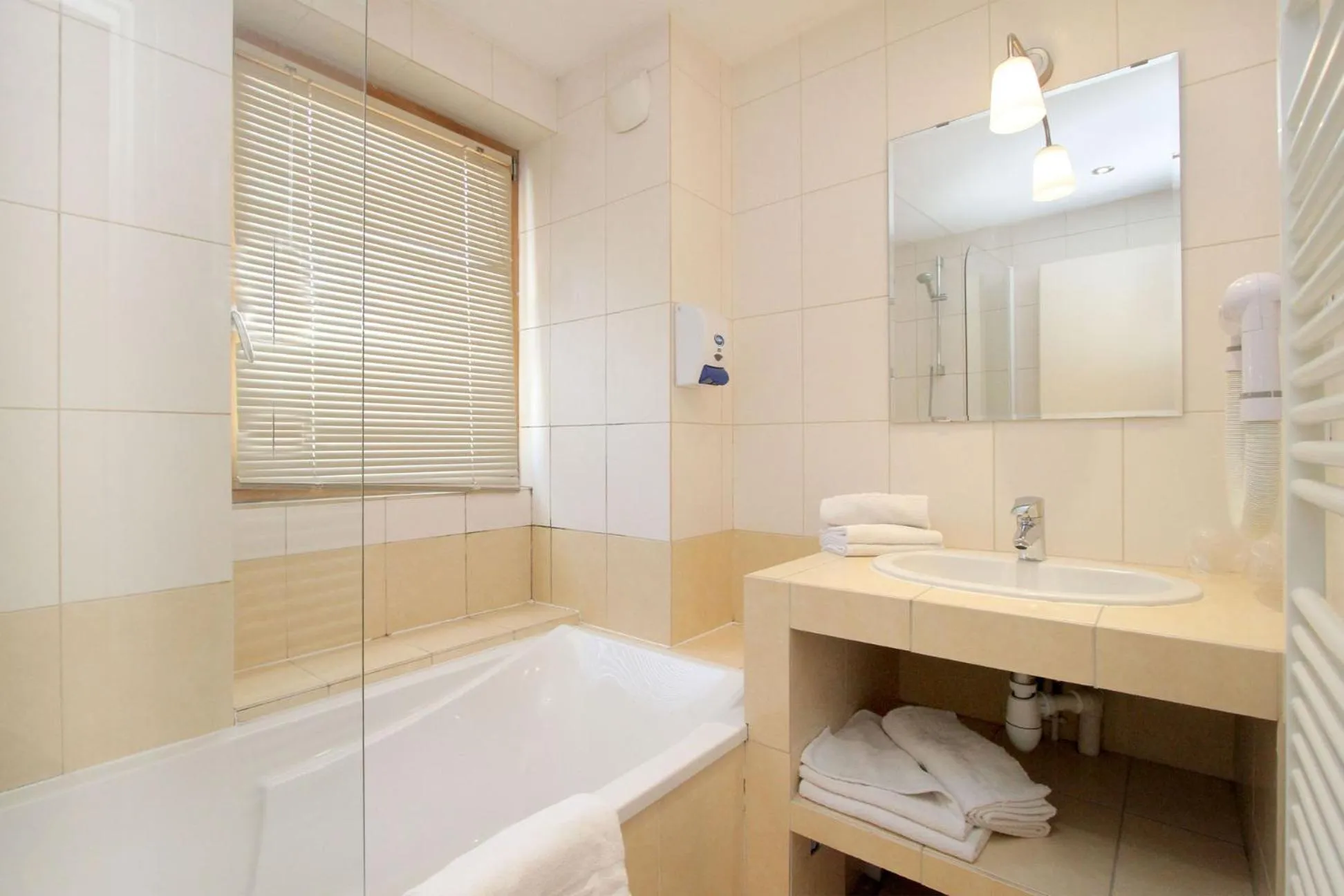 Bathroom in Hotel le Sherpa