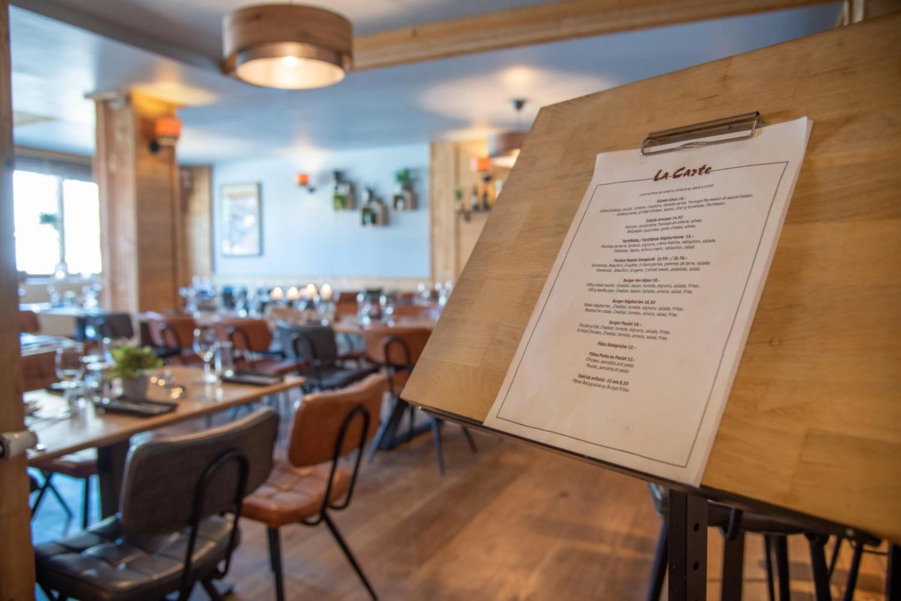 Restaurant/places to eat in Hotel le Sherpa