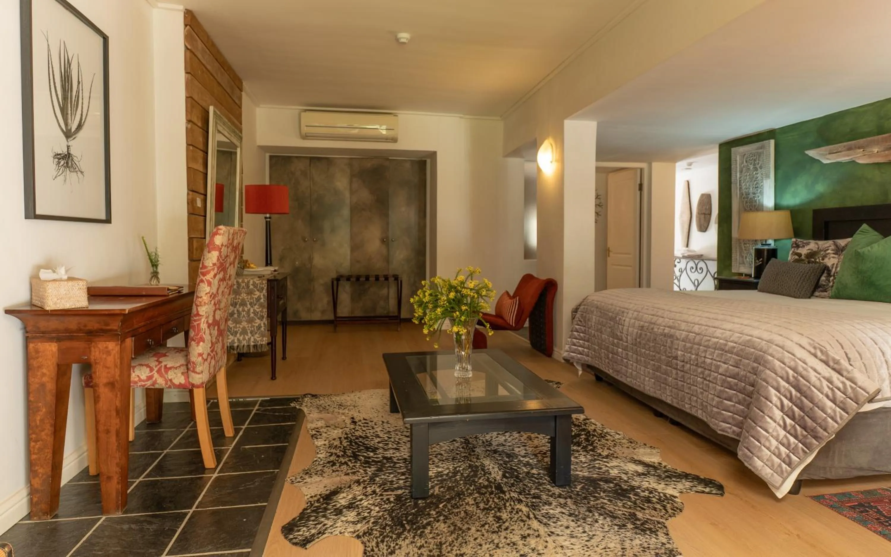 Bedroom, Bed in Silvermist Organic Wine Estate