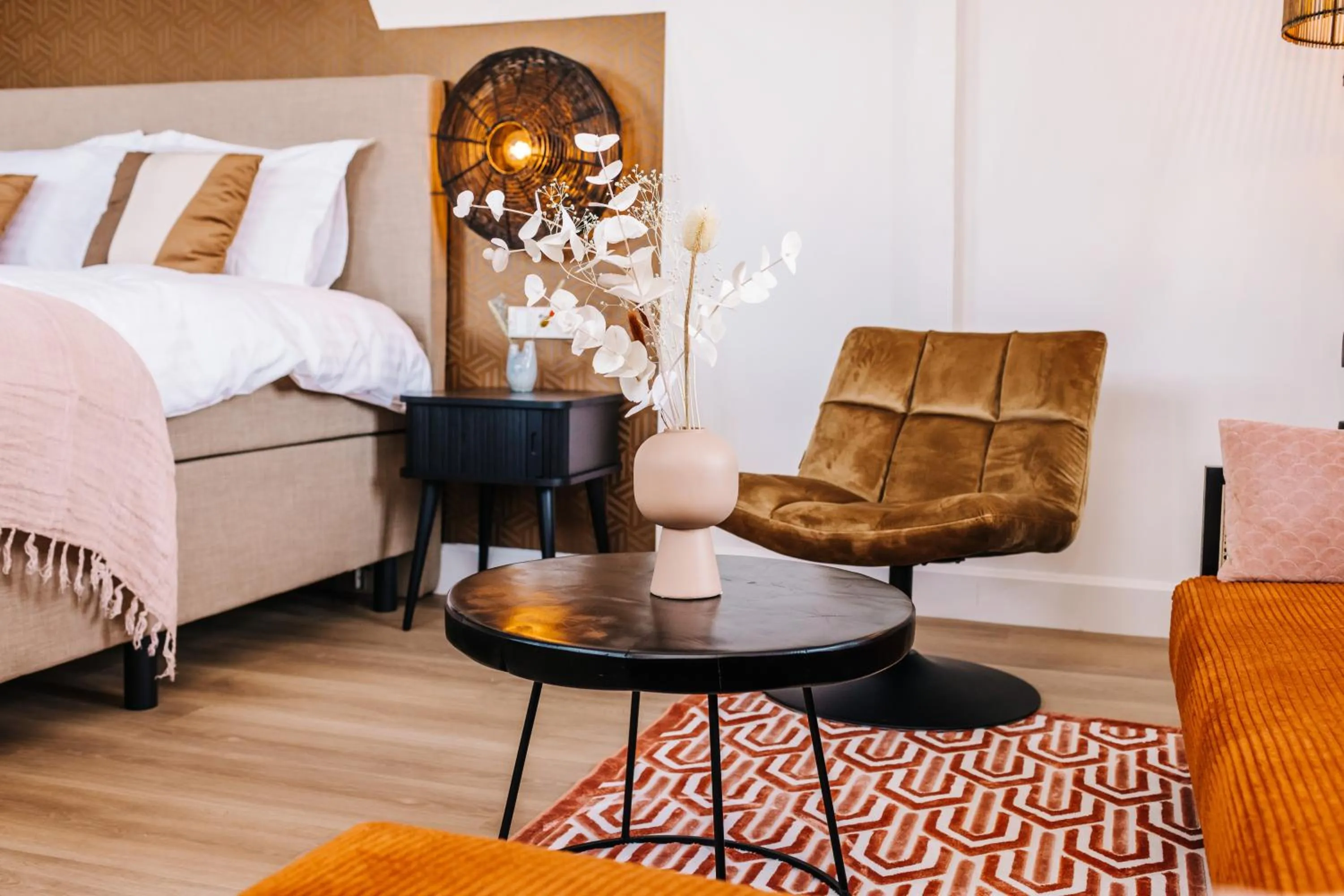 Seating area, Bed in Boutique hotel Margretha