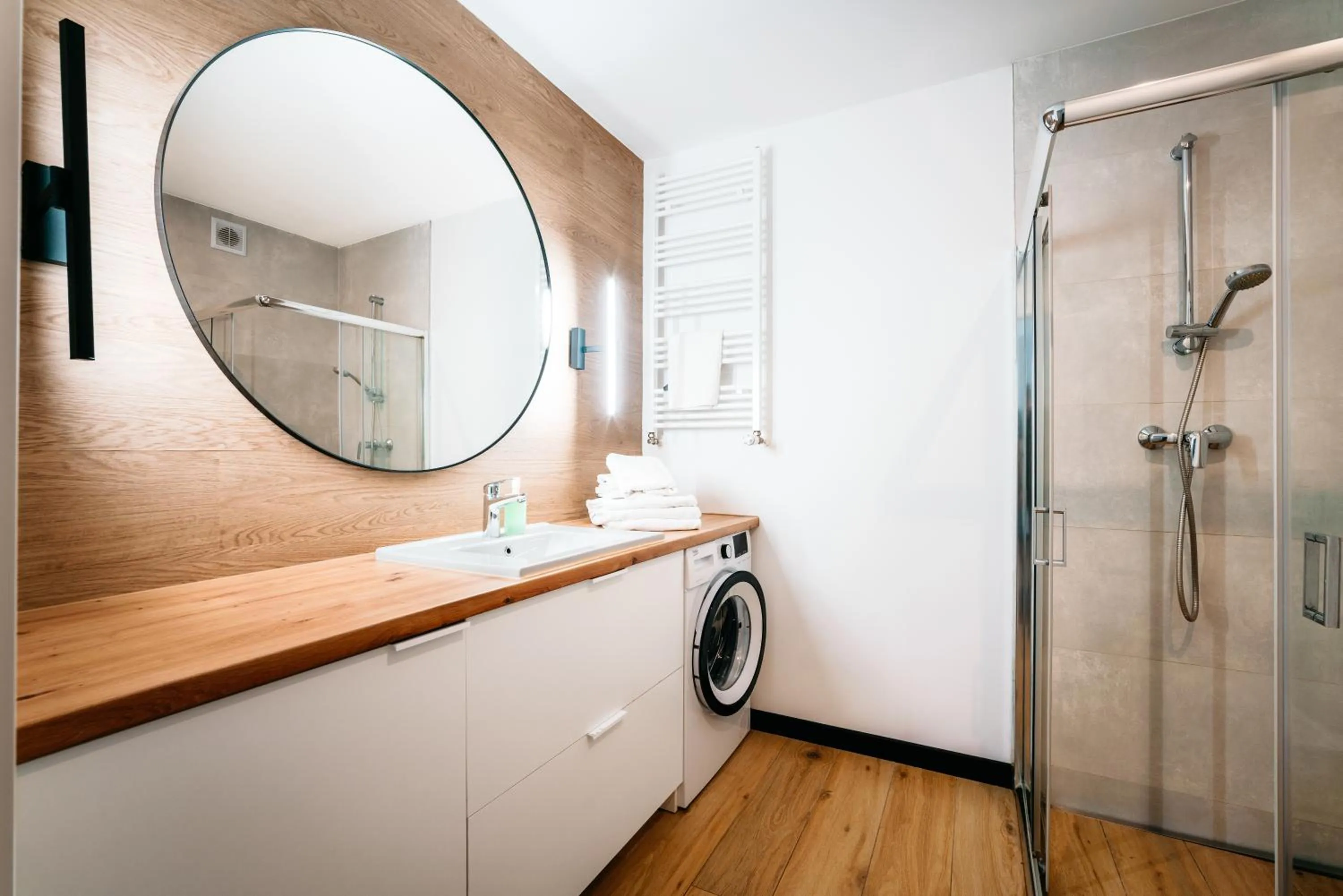 Shower in Blu Apartments