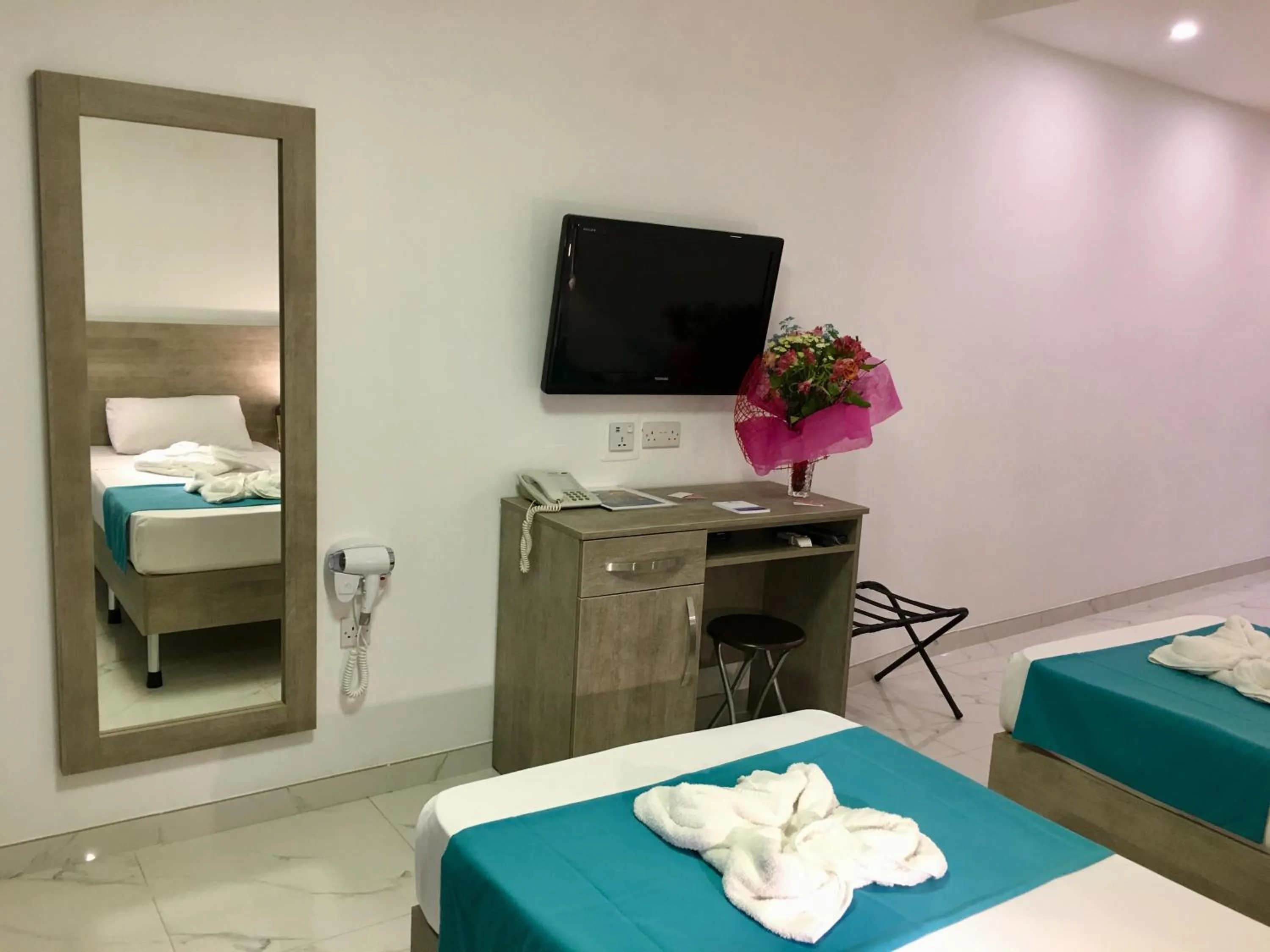 Bed in For Rest Aparthotel