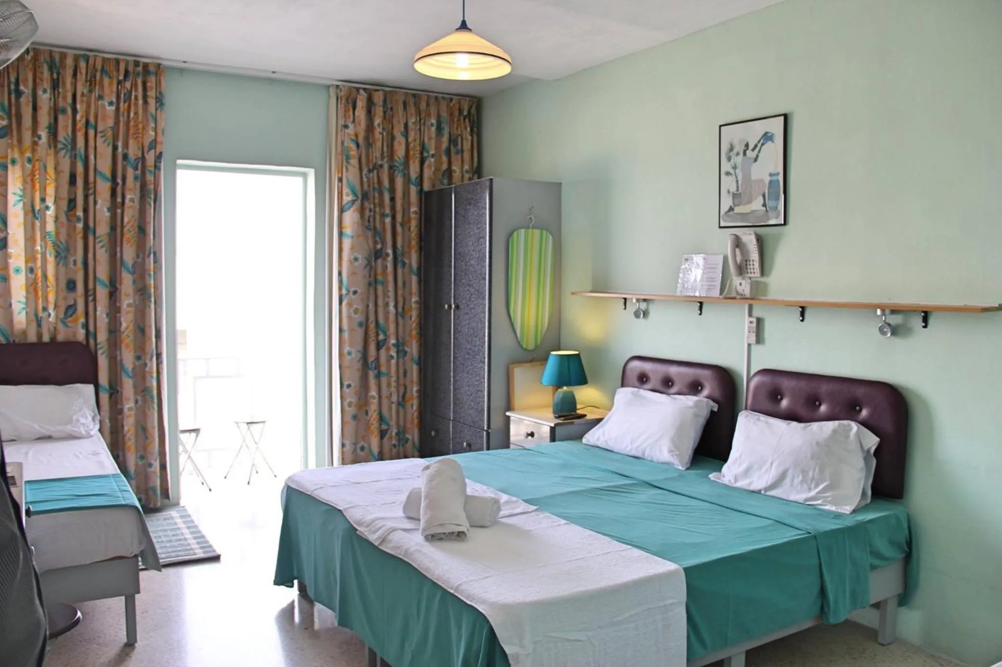 Bed in For Rest Aparthotel