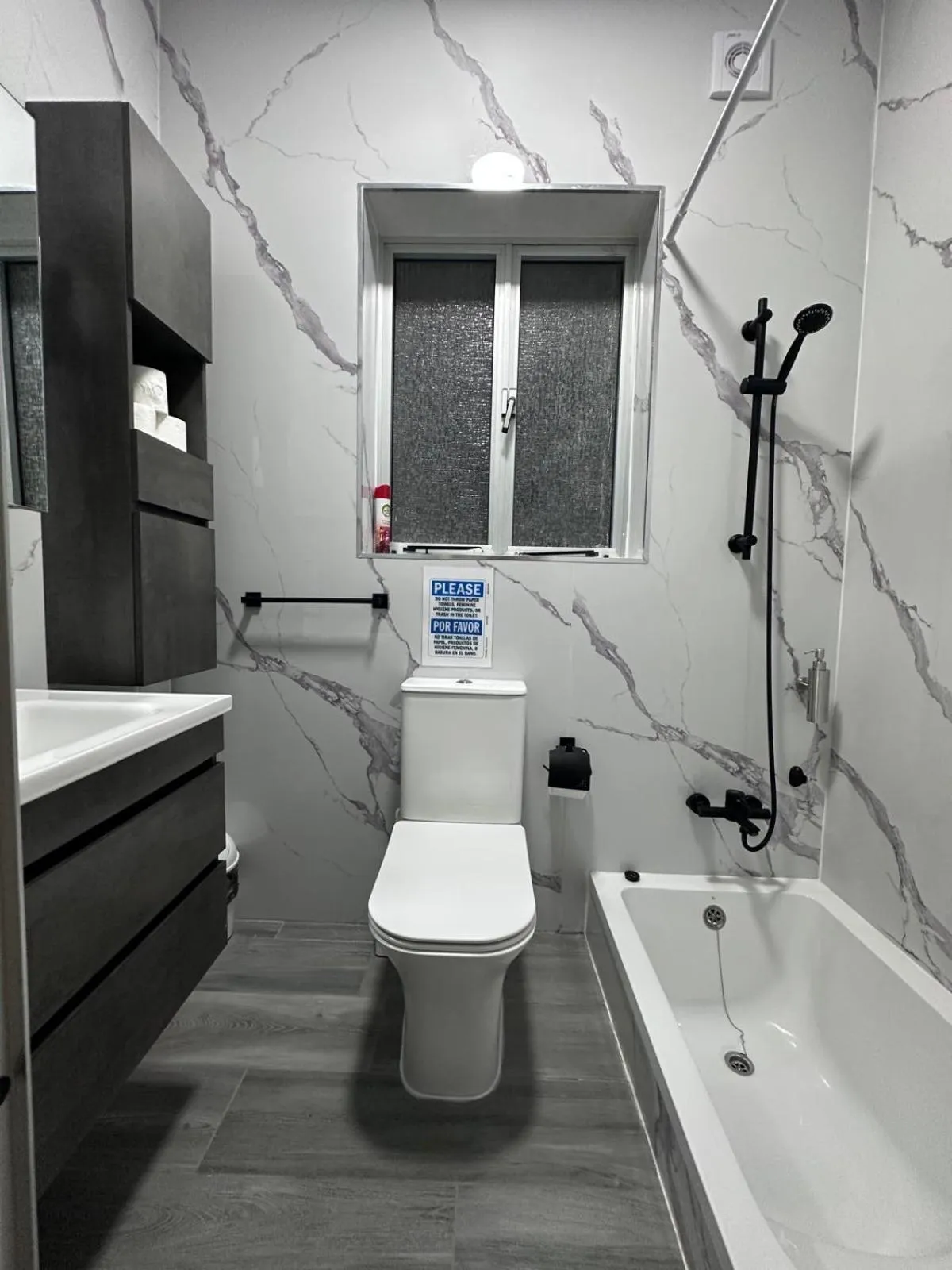 Bathroom in For Rest Aparthotel