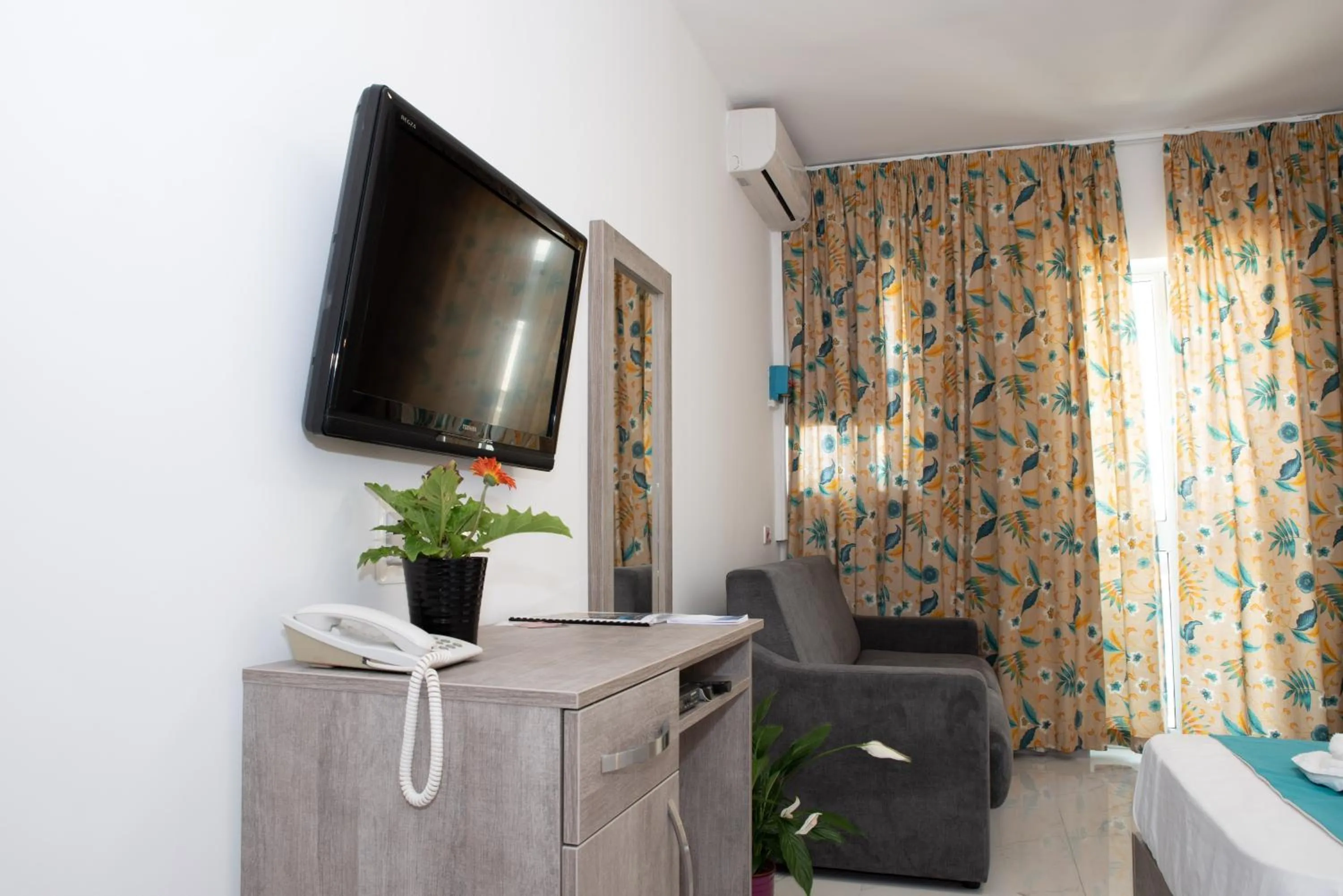 TV and multimedia in For Rest Aparthotel