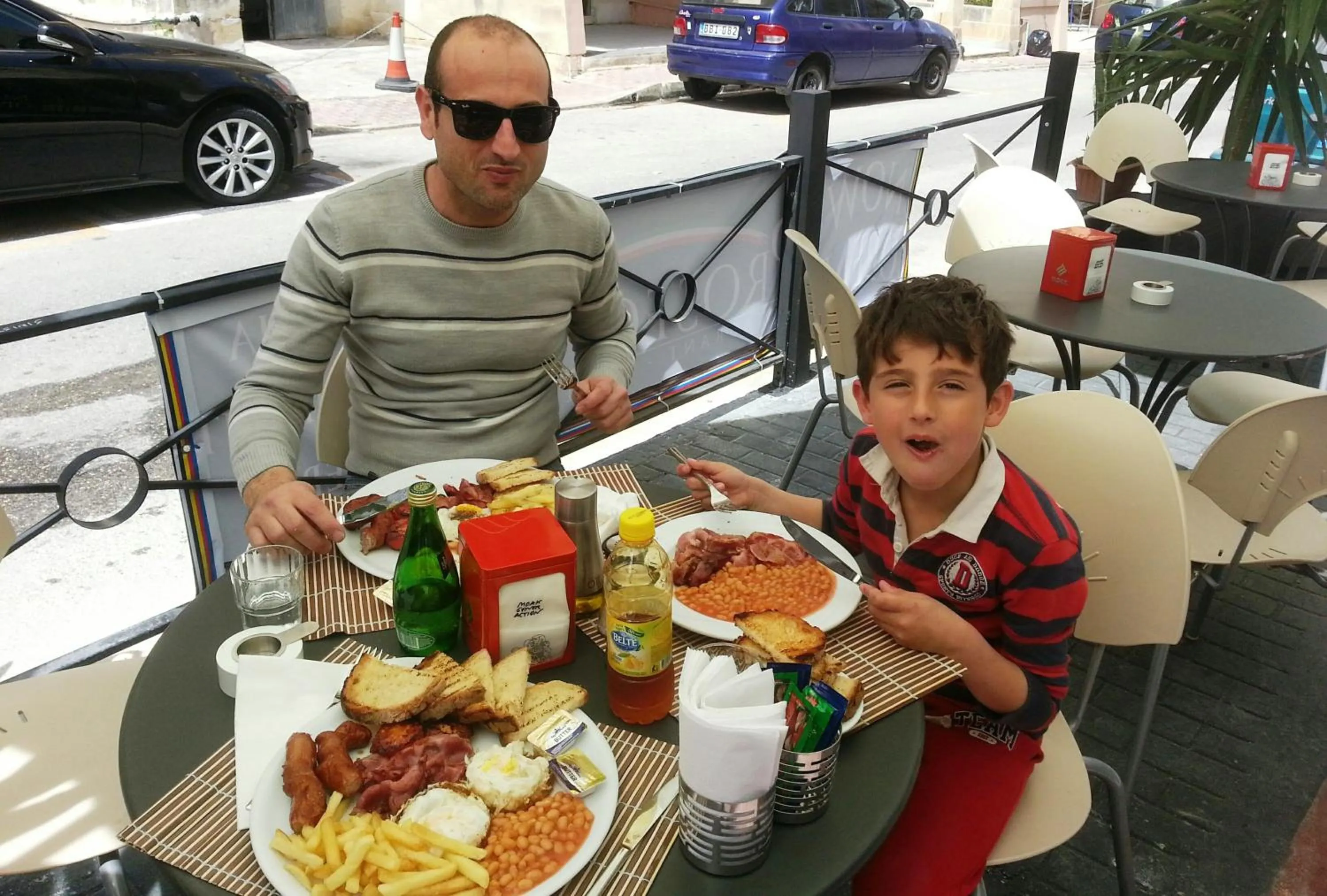 People in For Rest Aparthotel