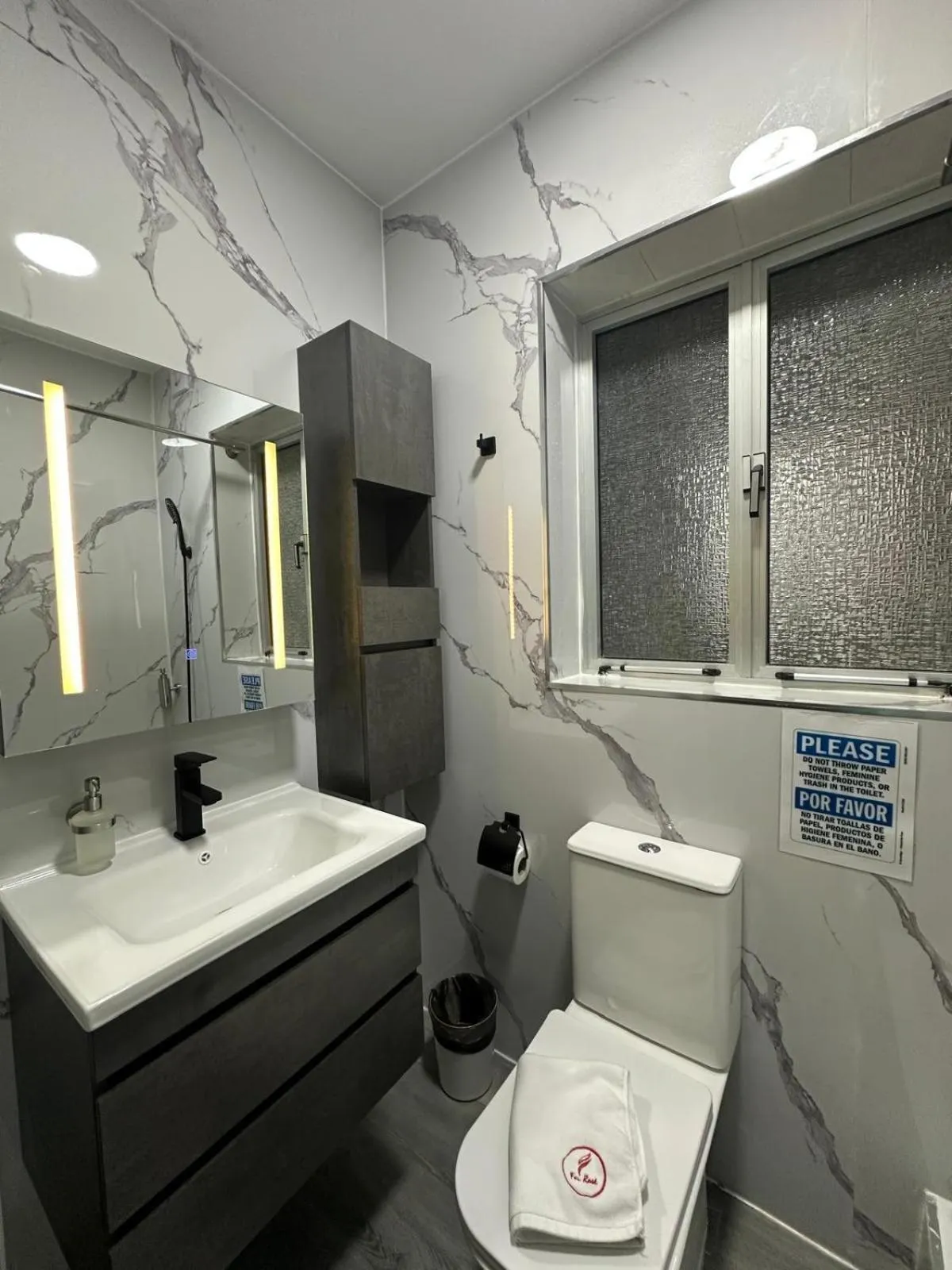 Shower in For Rest Aparthotel