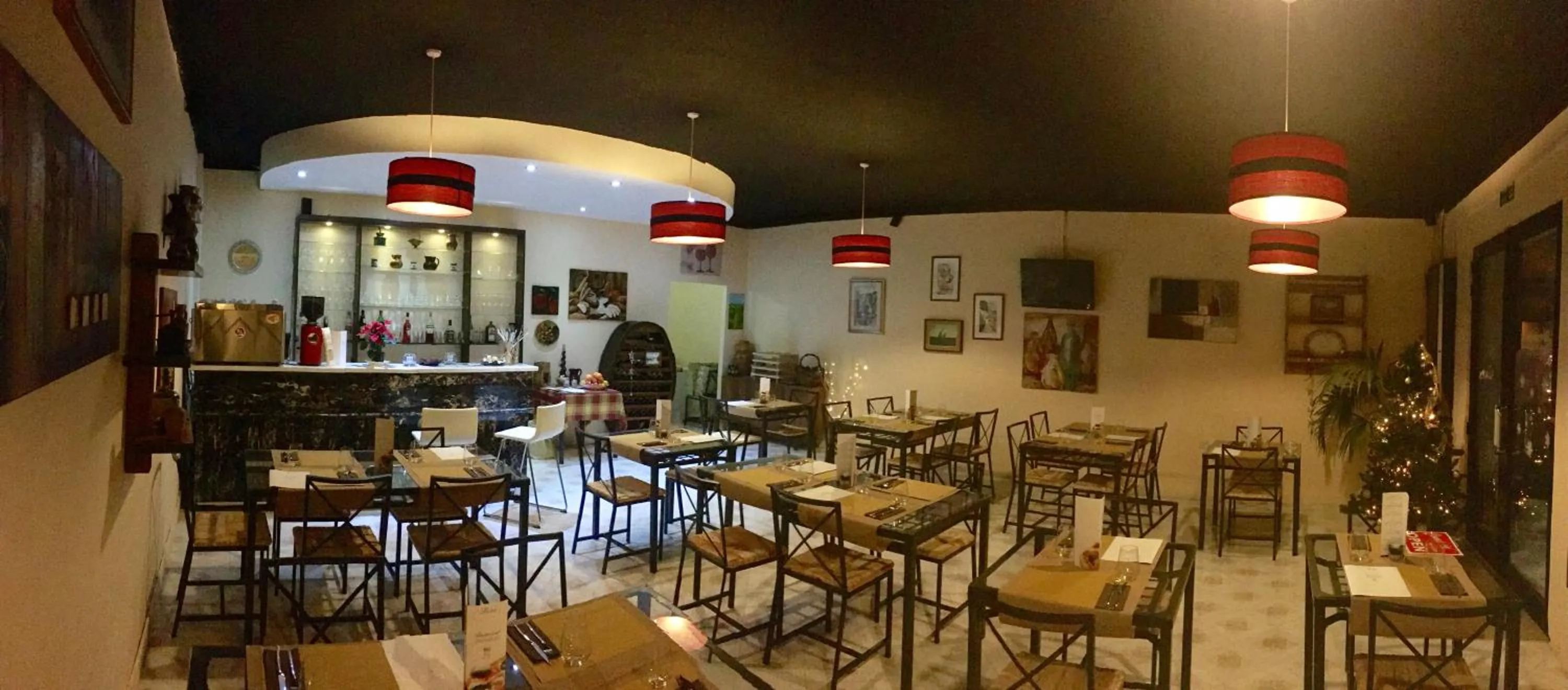 Restaurant/places to eat in For Rest Aparthotel