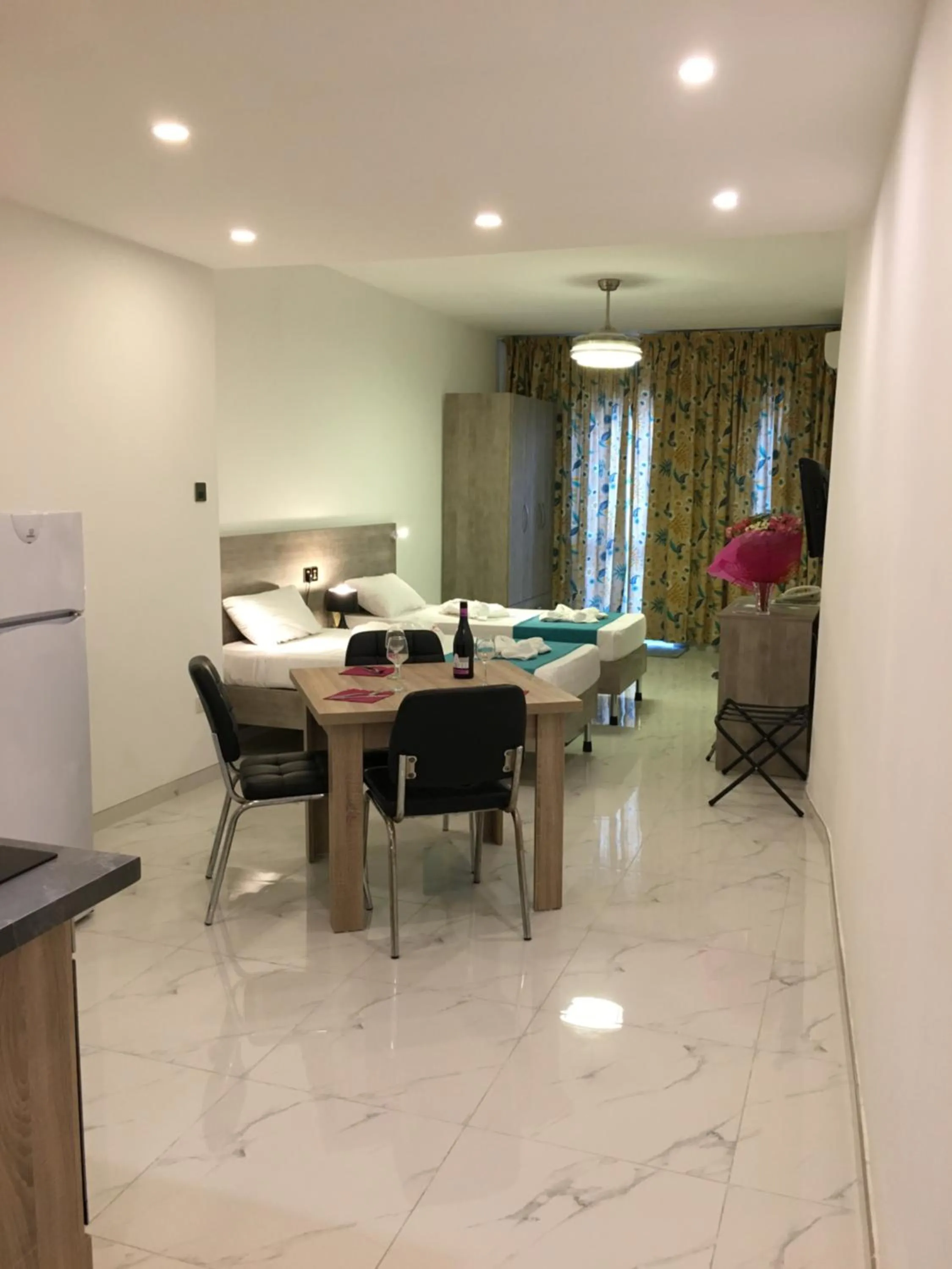 Bed in For Rest Aparthotel