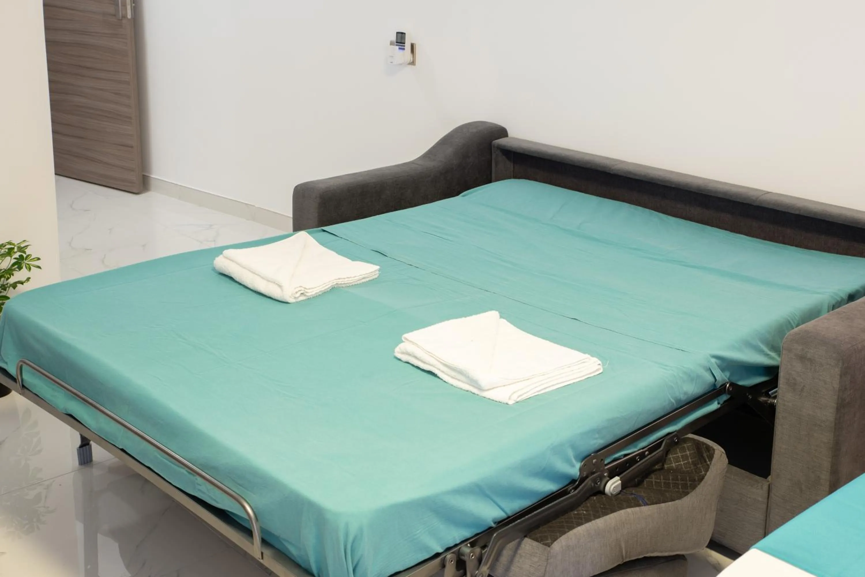 Bed in For Rest Aparthotel