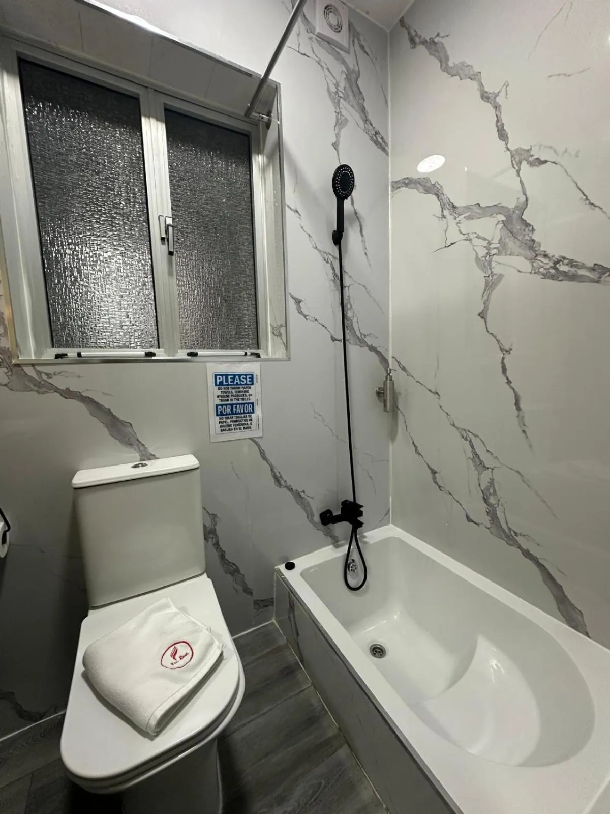 Bathroom in For Rest Aparthotel