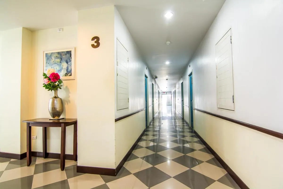 Decorative detail in Sutus Court 1