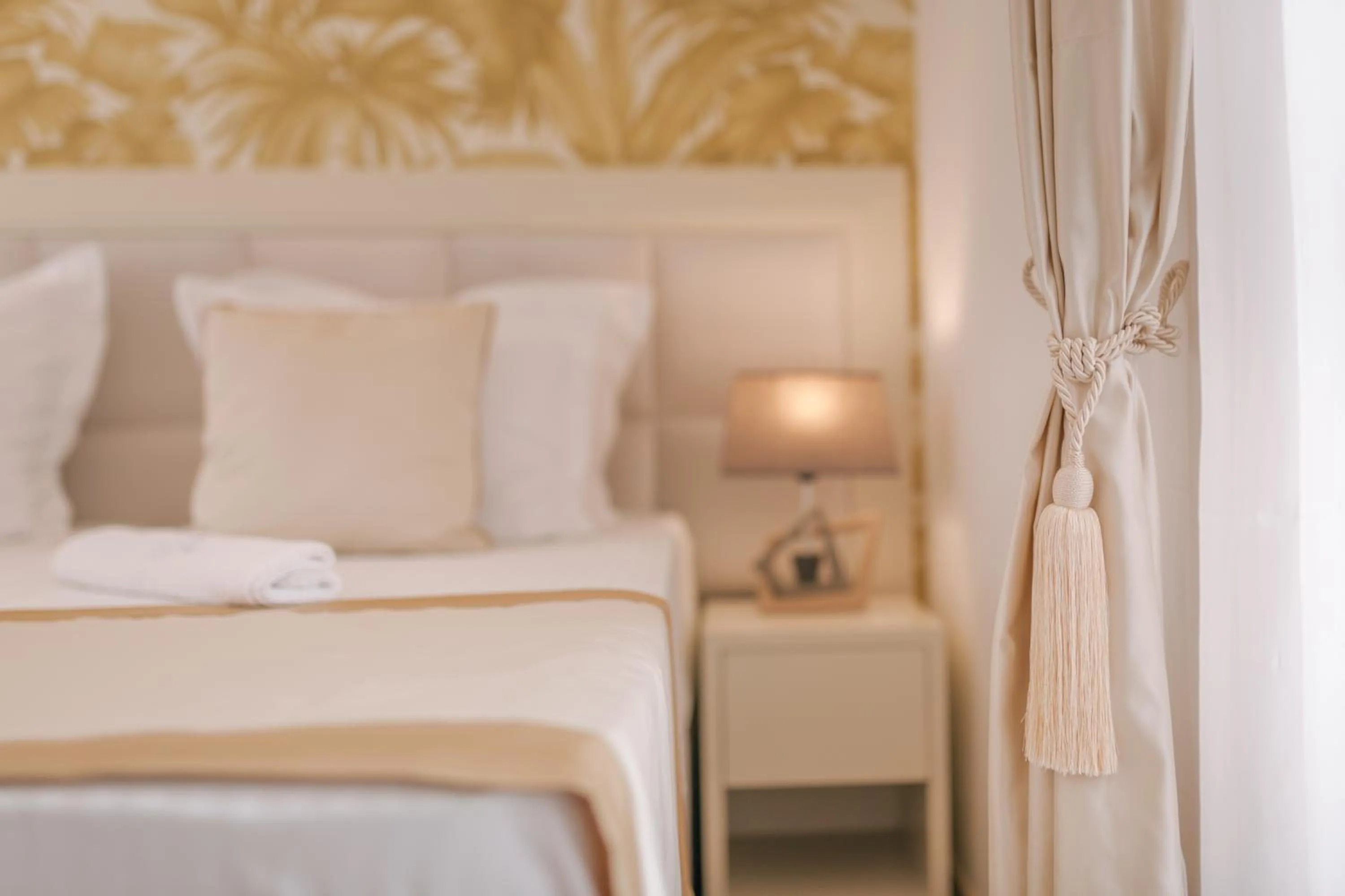 Decorative detail, Bed in Splendido MB Apartments