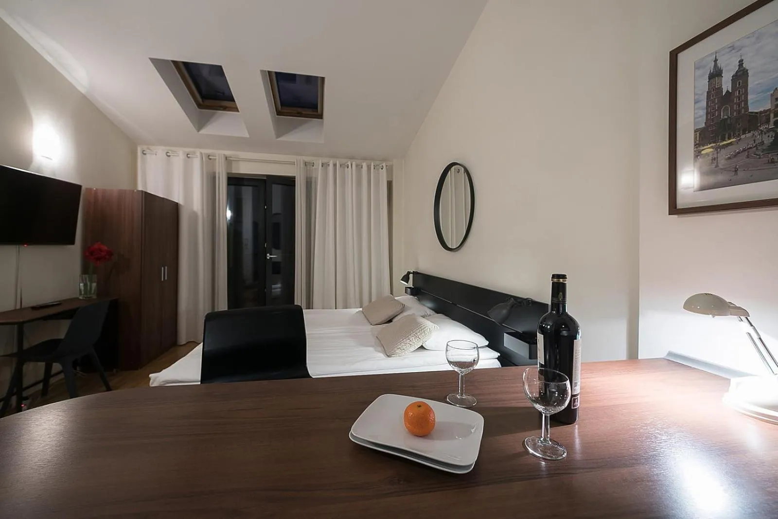 Main Square Studio with TERRACE & Air condition