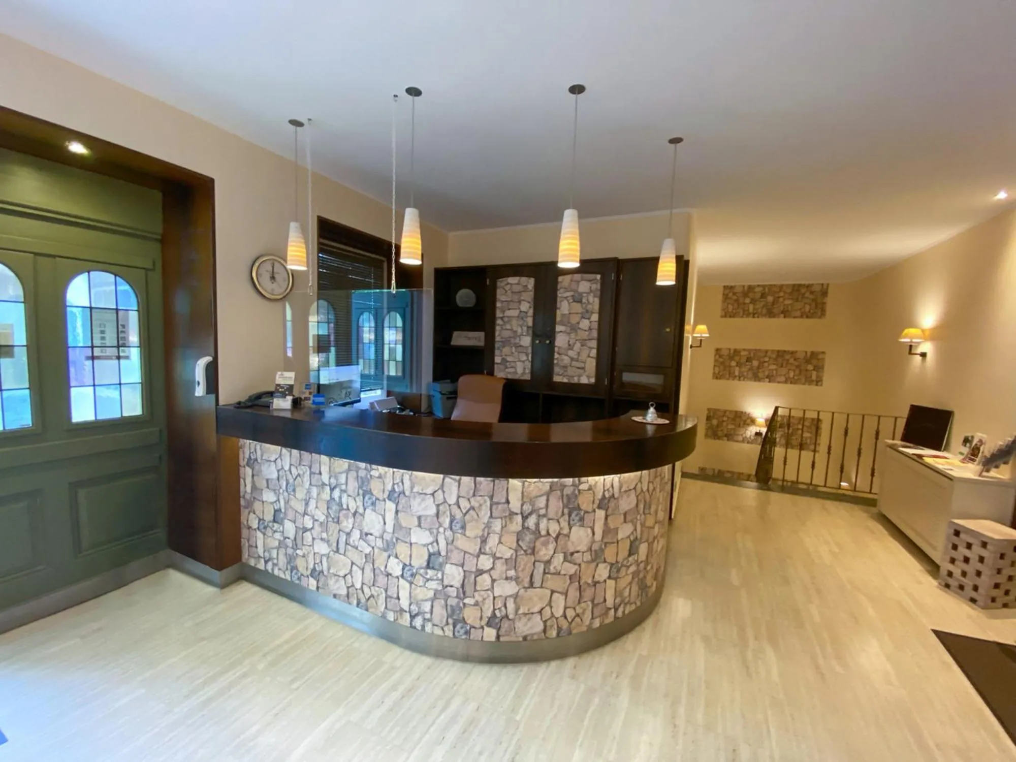 Lobby or reception in Hotel Angerland Garni