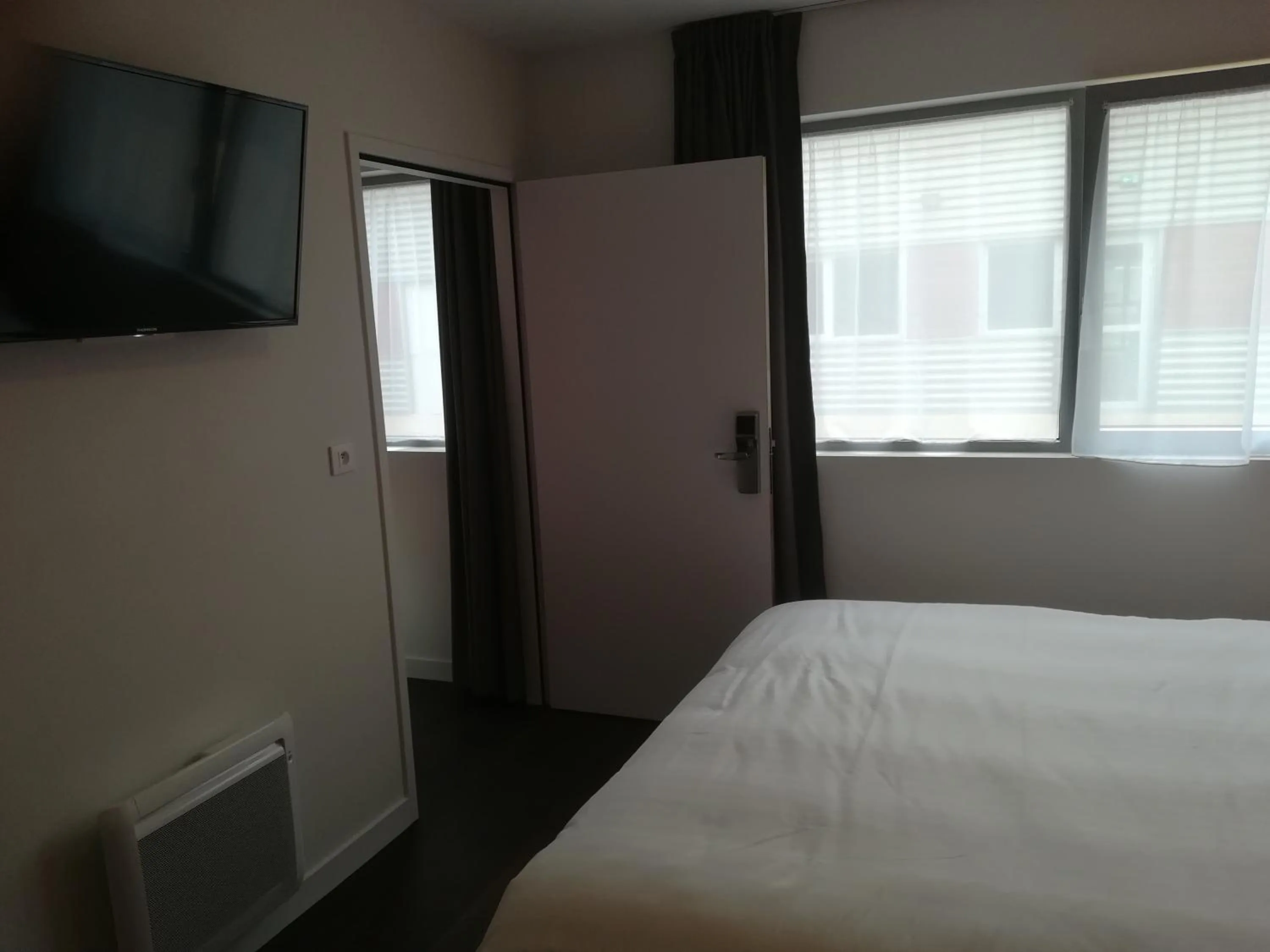 Bedroom, Bed in Atao Residence- Rennes Sud