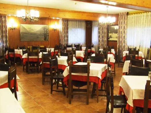 Restaurant/places to eat in Hotel Turrull