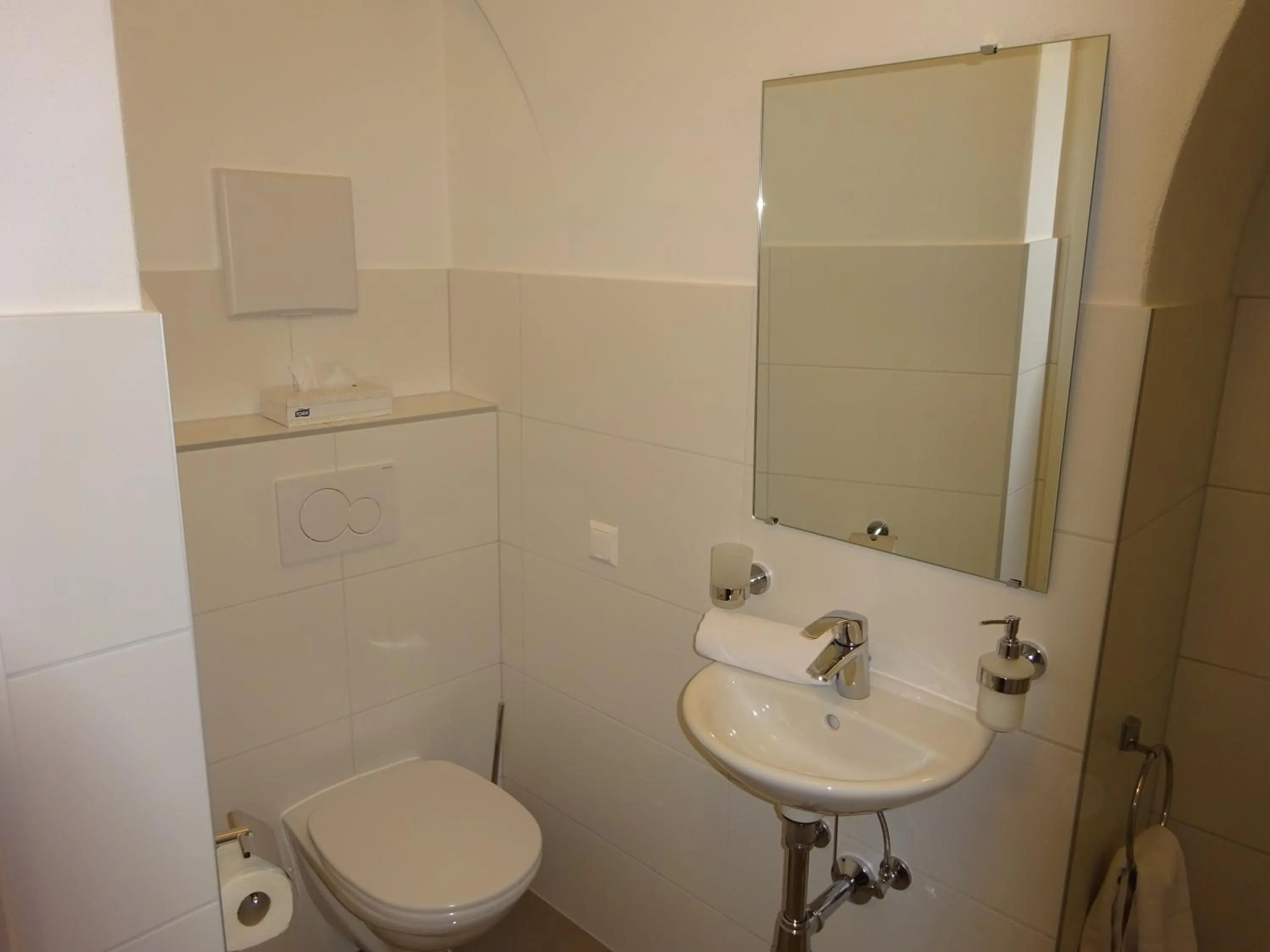 Bathroom in Hotel Widhof - Check-in im Hotel Nibelungenhof