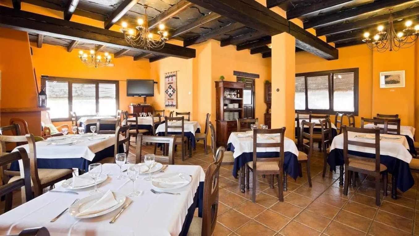 Restaurant/places to eat in Hotel Maravedí