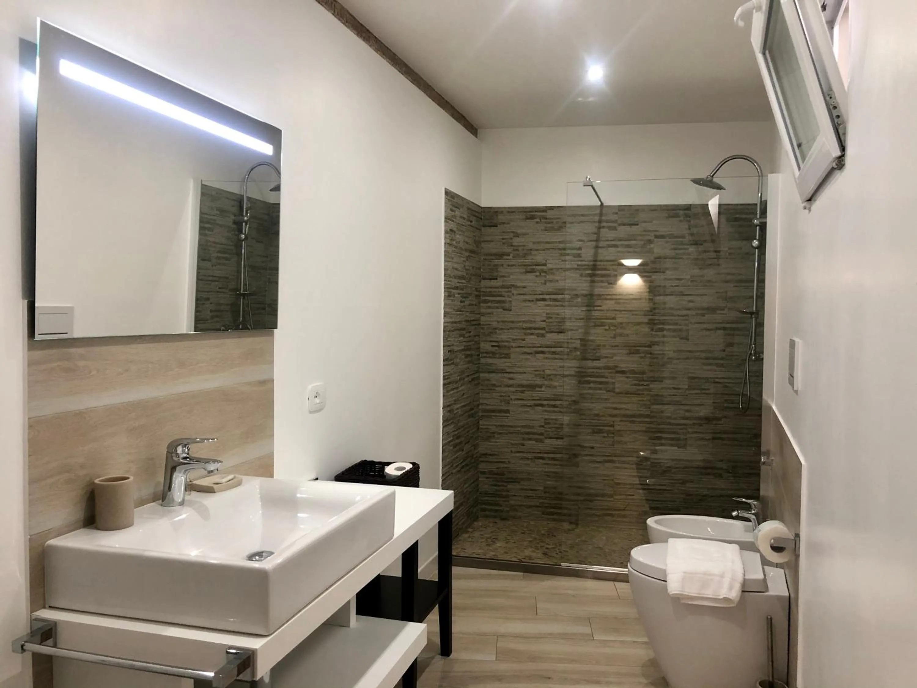 Shower in Dimora Cavalieri