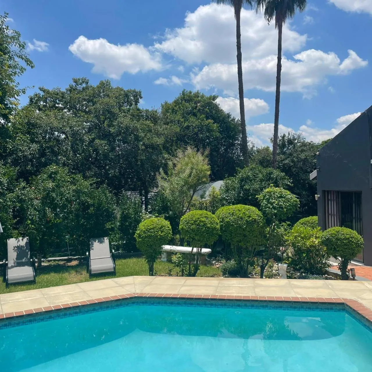 Garden view in Marion Lodge