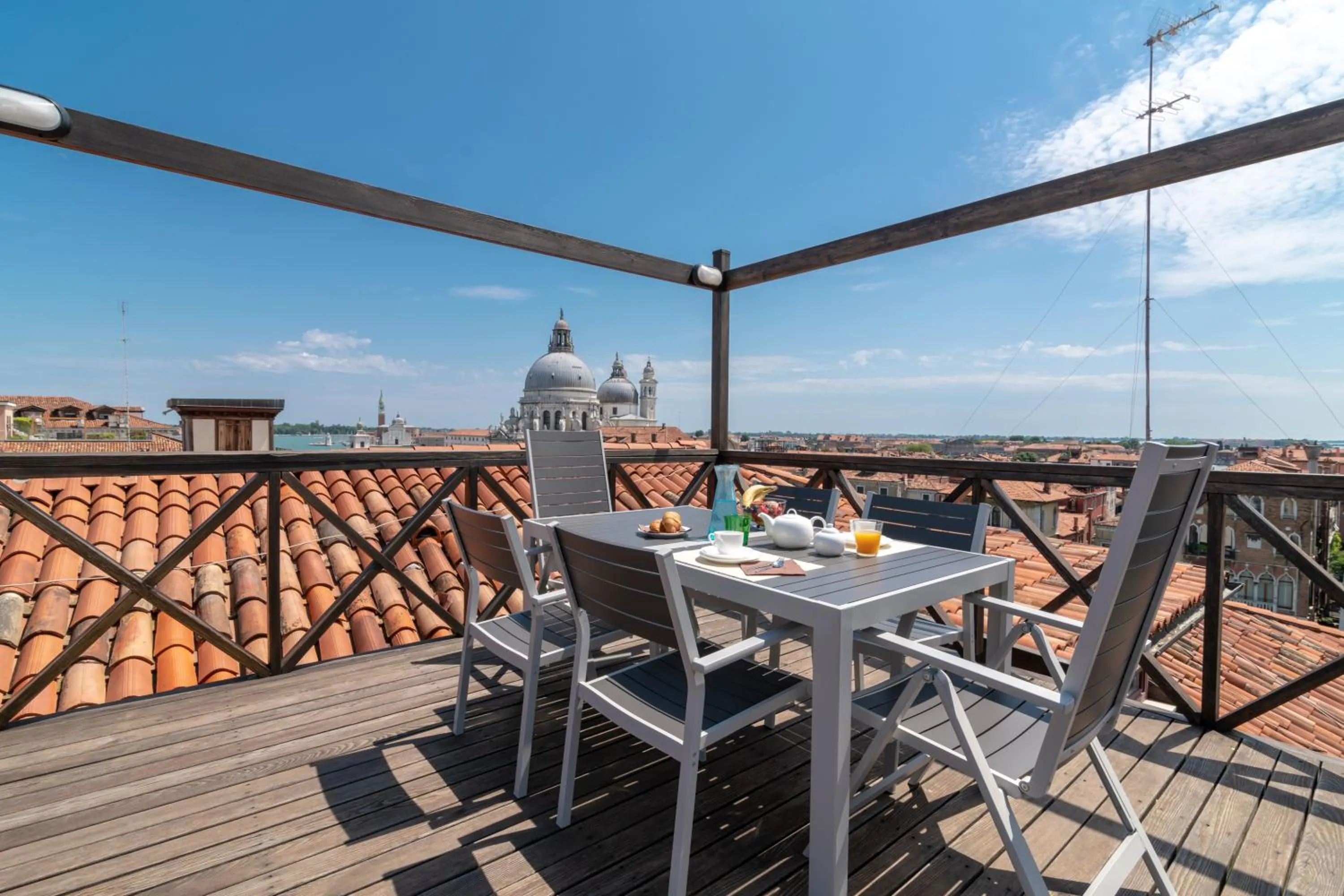 Poli Grappa Suite