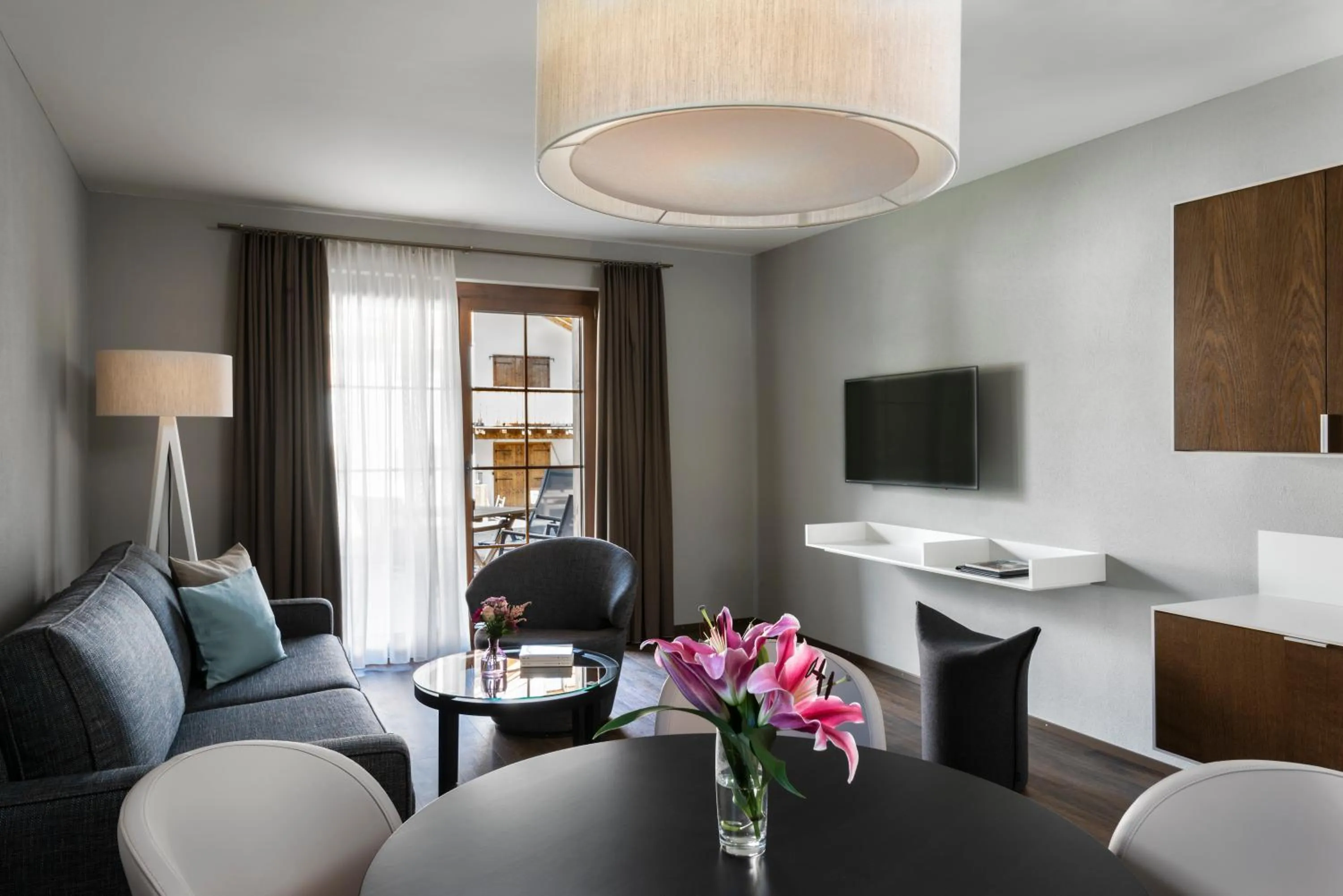 Photo of the whole room in Hotel Mischun