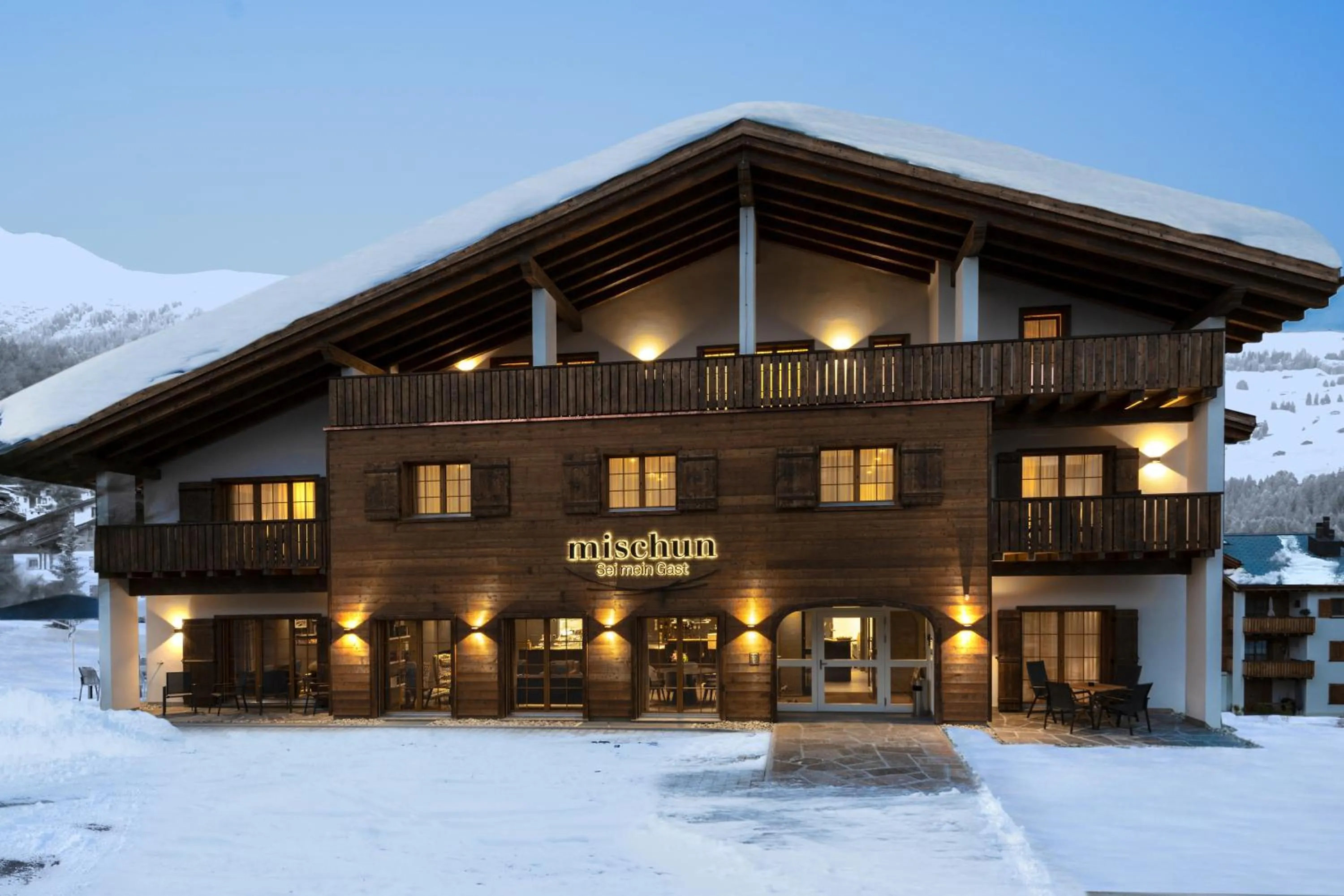 Facade/entrance in Hotel Mischun