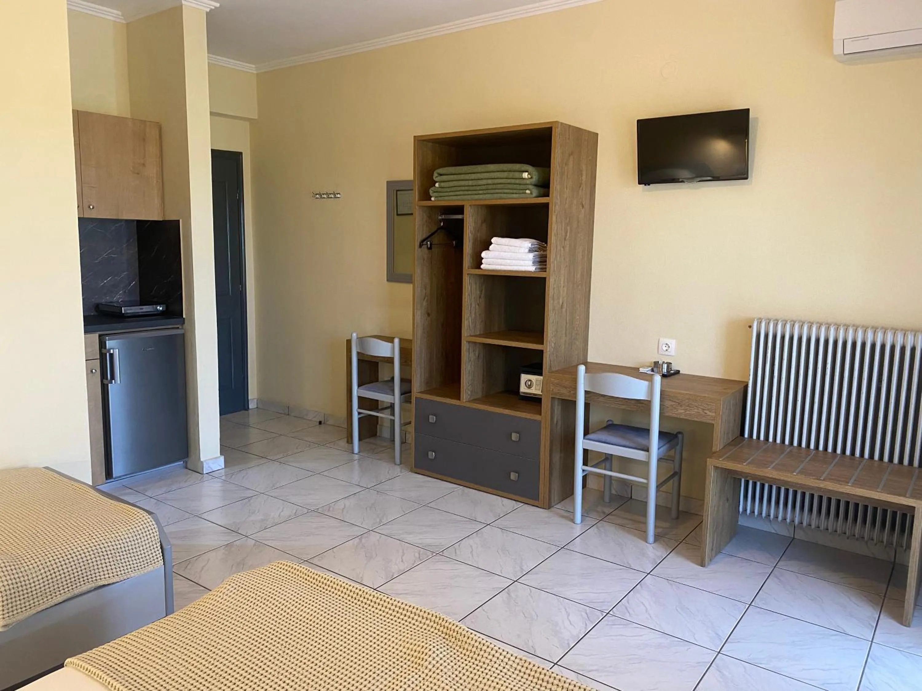 Bedroom, Bed in Oasis