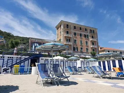 Hotel Monique