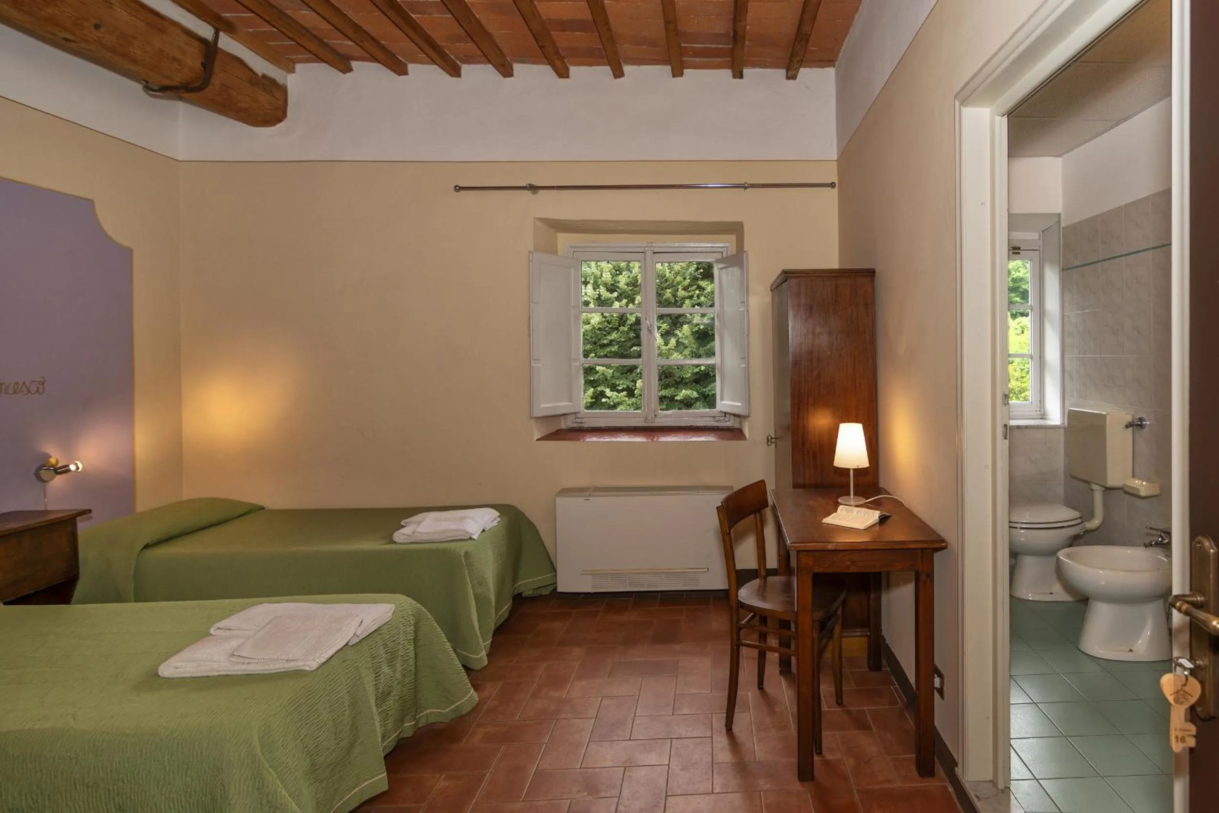 Bed in Casa Diocesana di Lucca