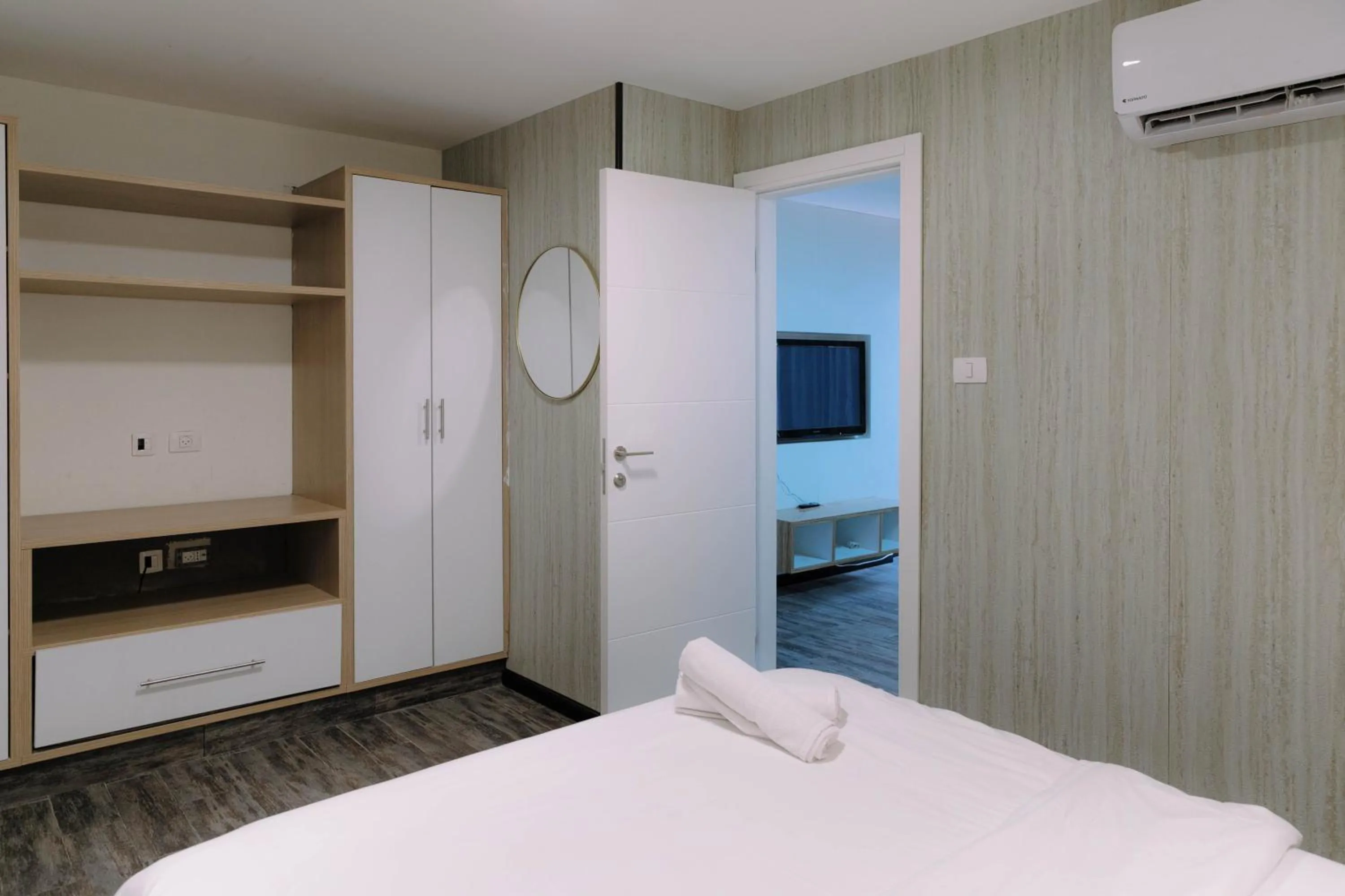 Rich Luxury Suites - Renovated