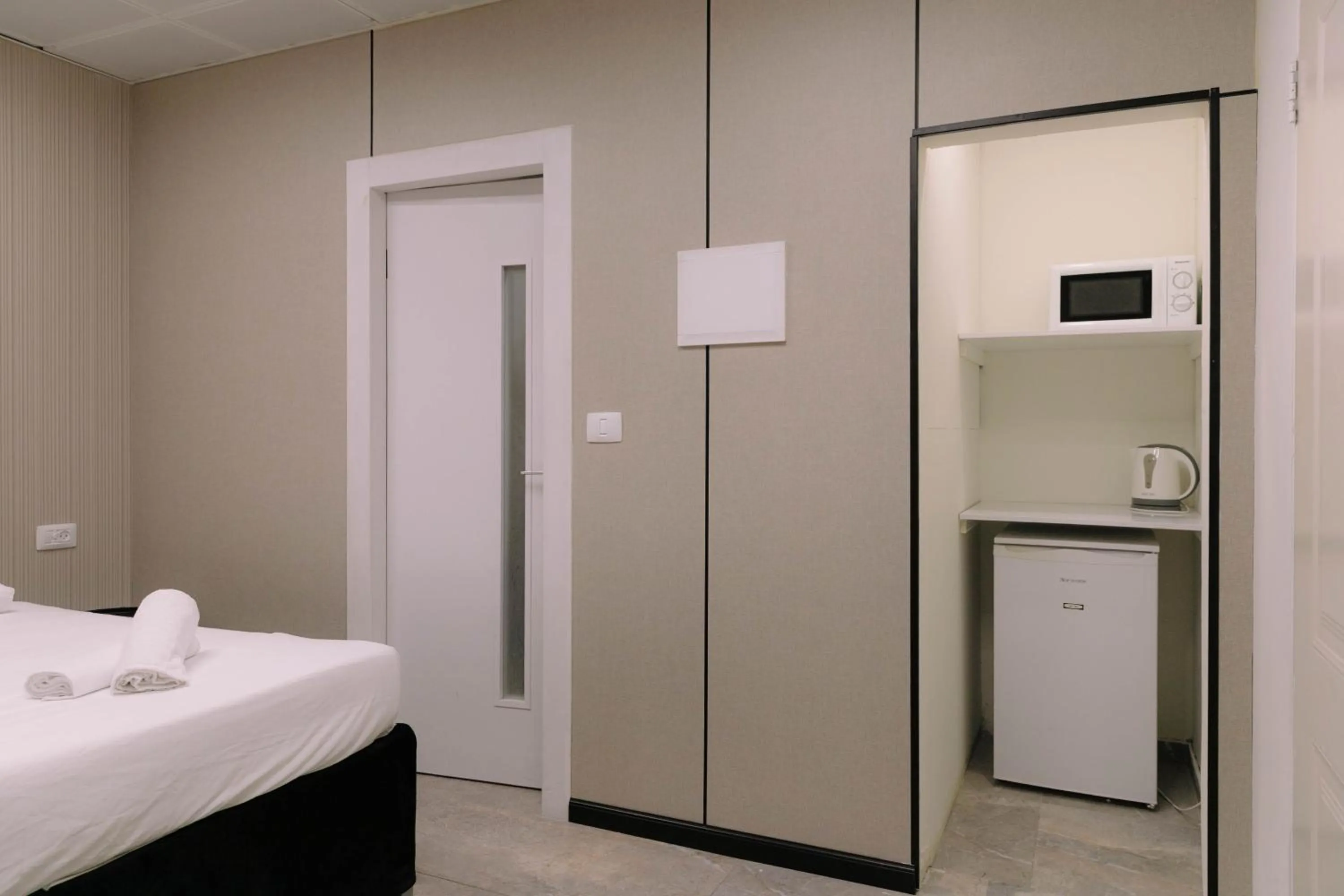 Rich Luxury Suites - Renovated