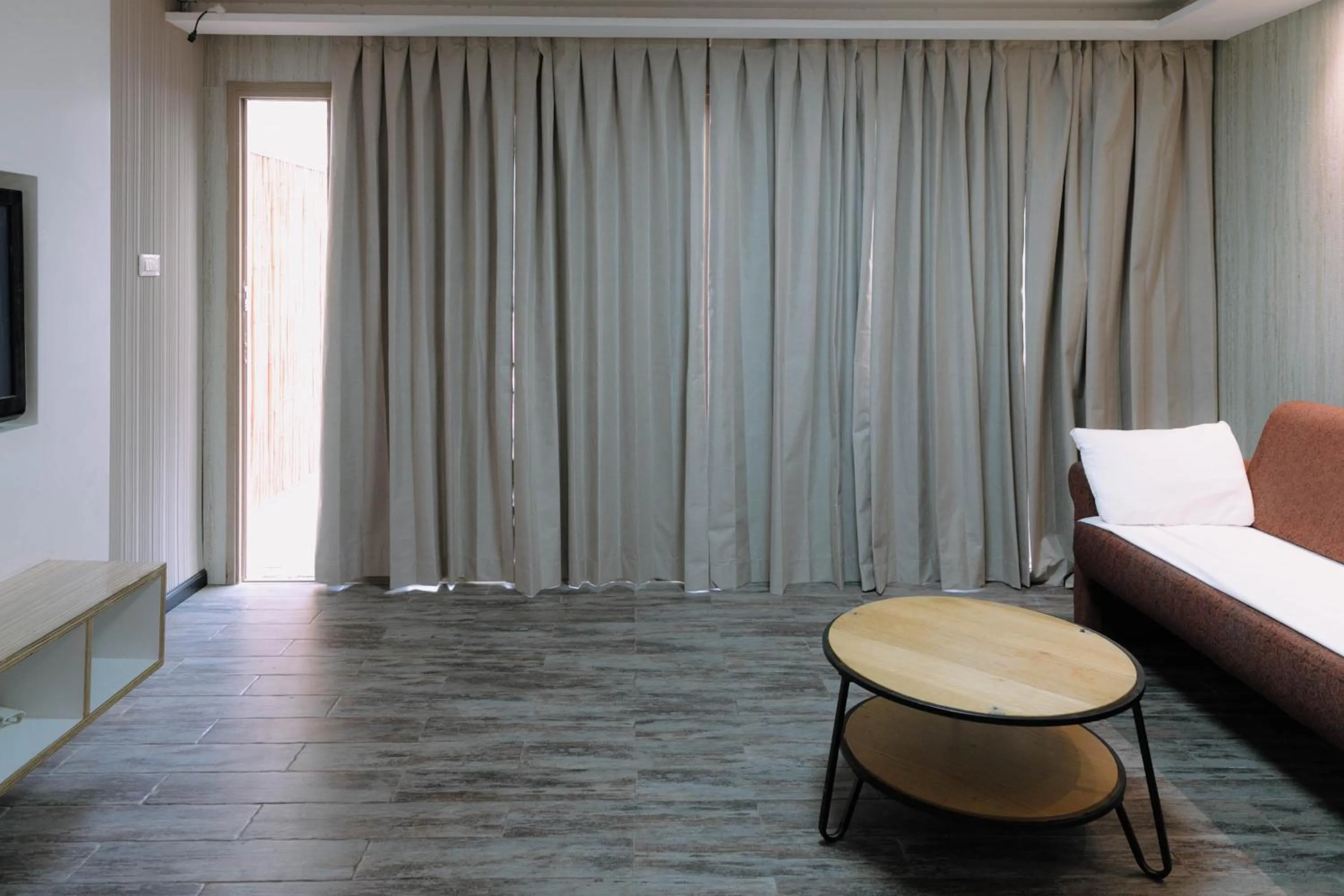 Rich Luxury Suites - Renovated