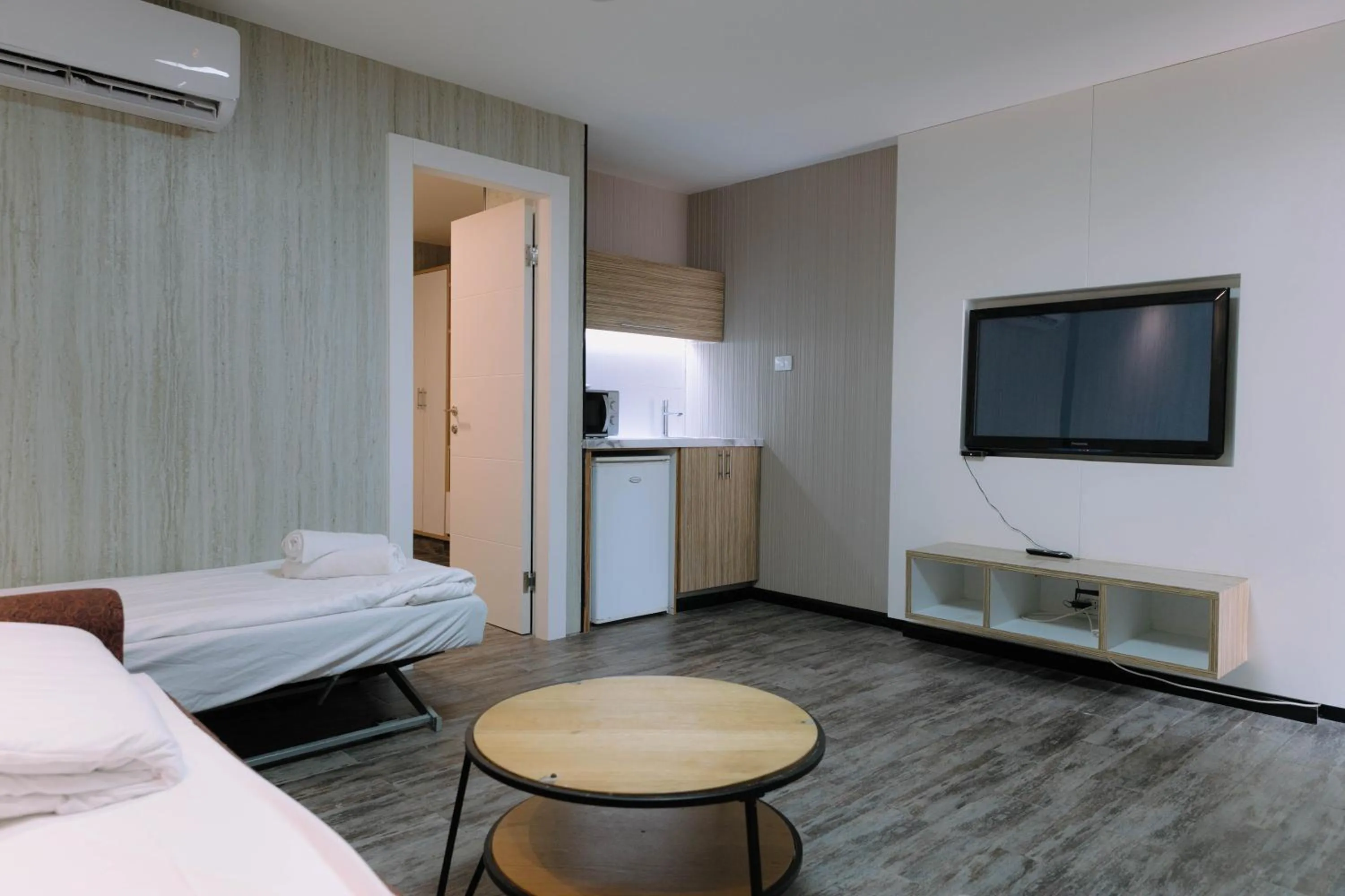 Rich Luxury Suites - Renovated