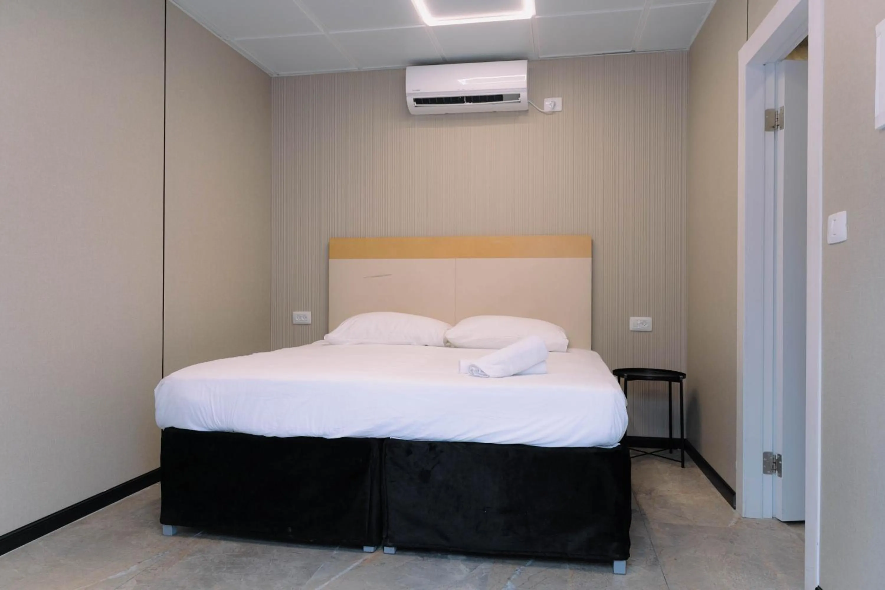 Rich Luxury Suites - Renovated