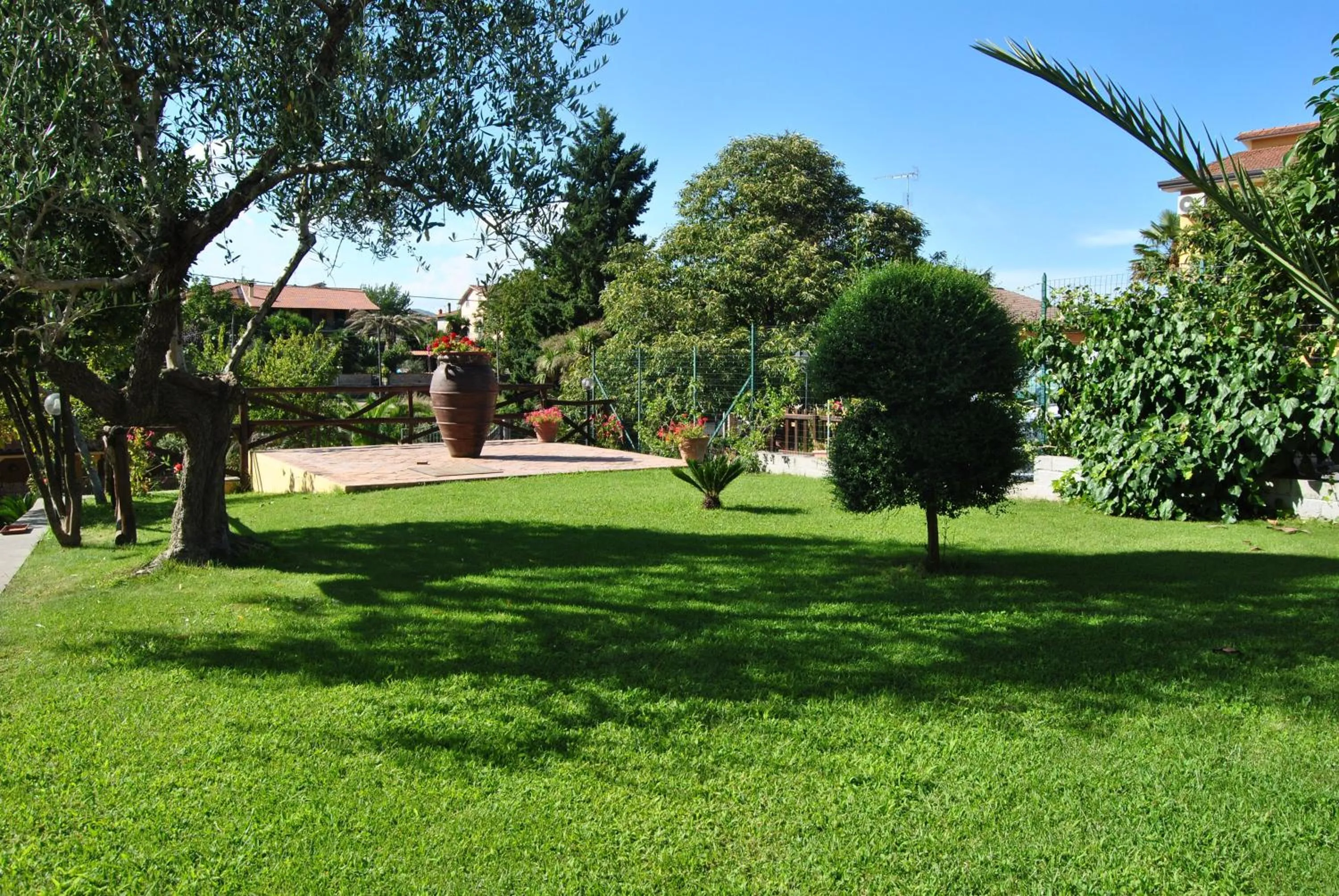 Garden view in Hotel Nespolo D'Oro