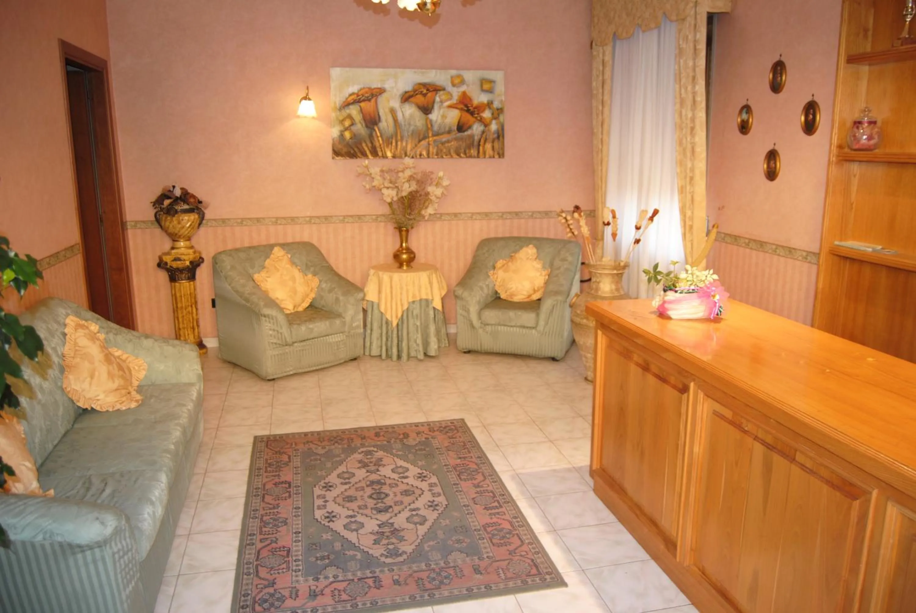 Communal lounge/ TV room in Hotel Nespolo D'Oro