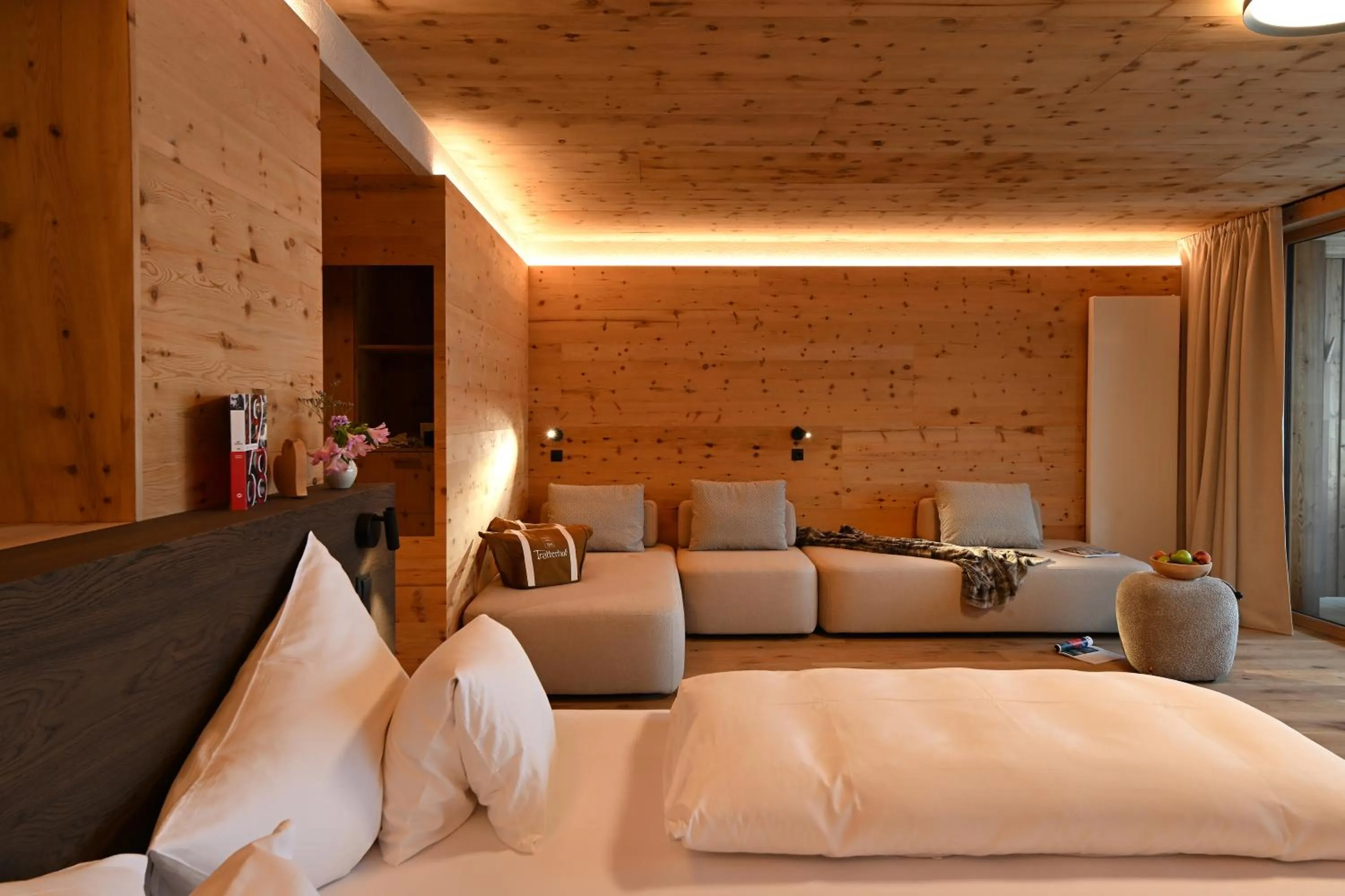 Bedroom, Bed in Tratterhof Mountain Sky Hotel