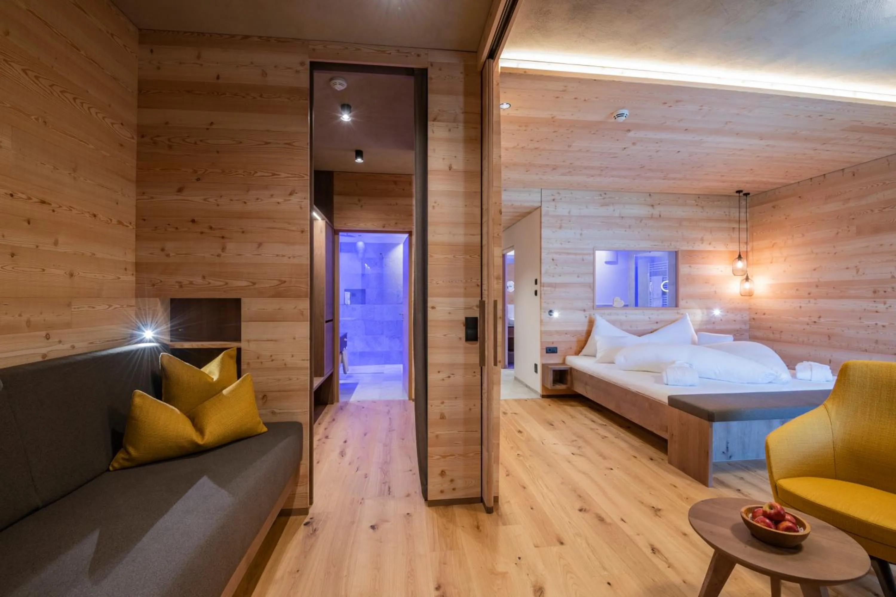 Bedroom, Bed in Tratterhof Mountain Sky Hotel