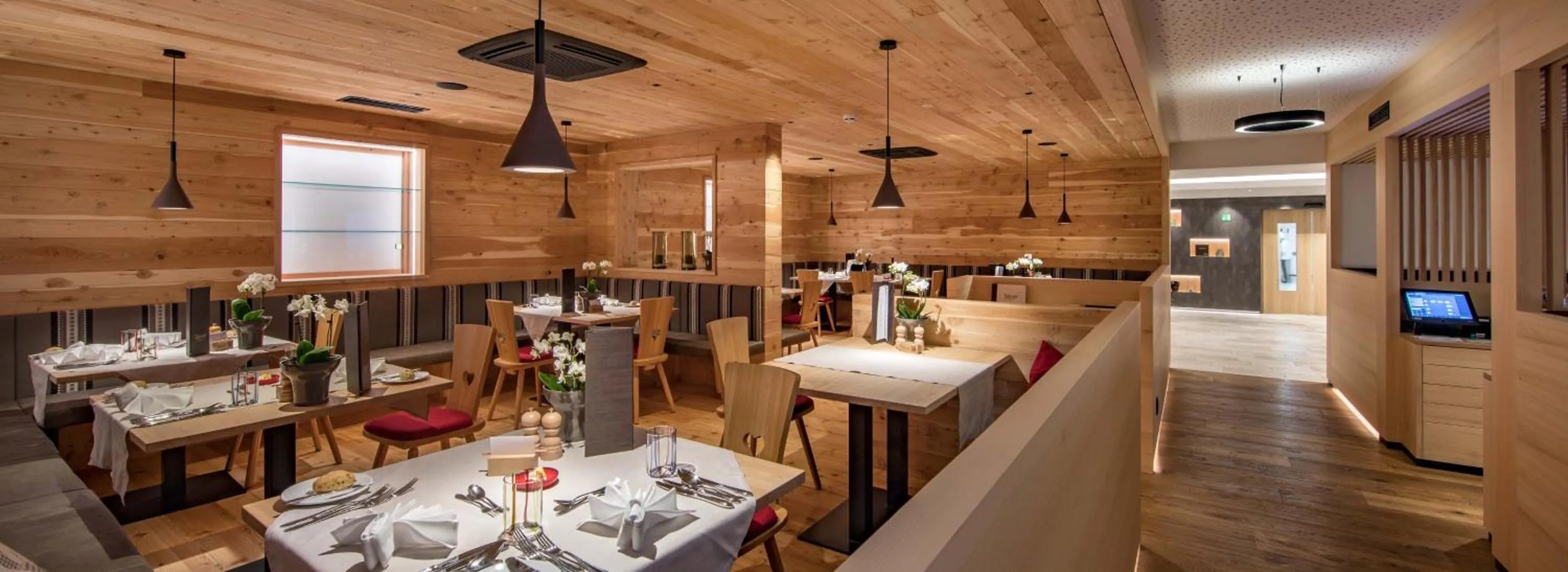 Restaurant/places to eat in Tratterhof Mountain Sky Hotel